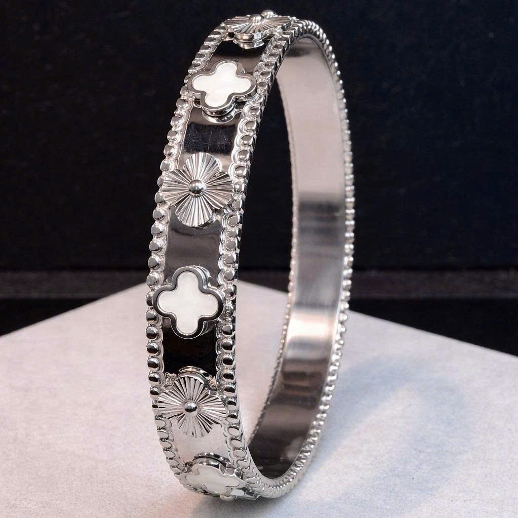 vòng tay titan cuff vca trơn trắng