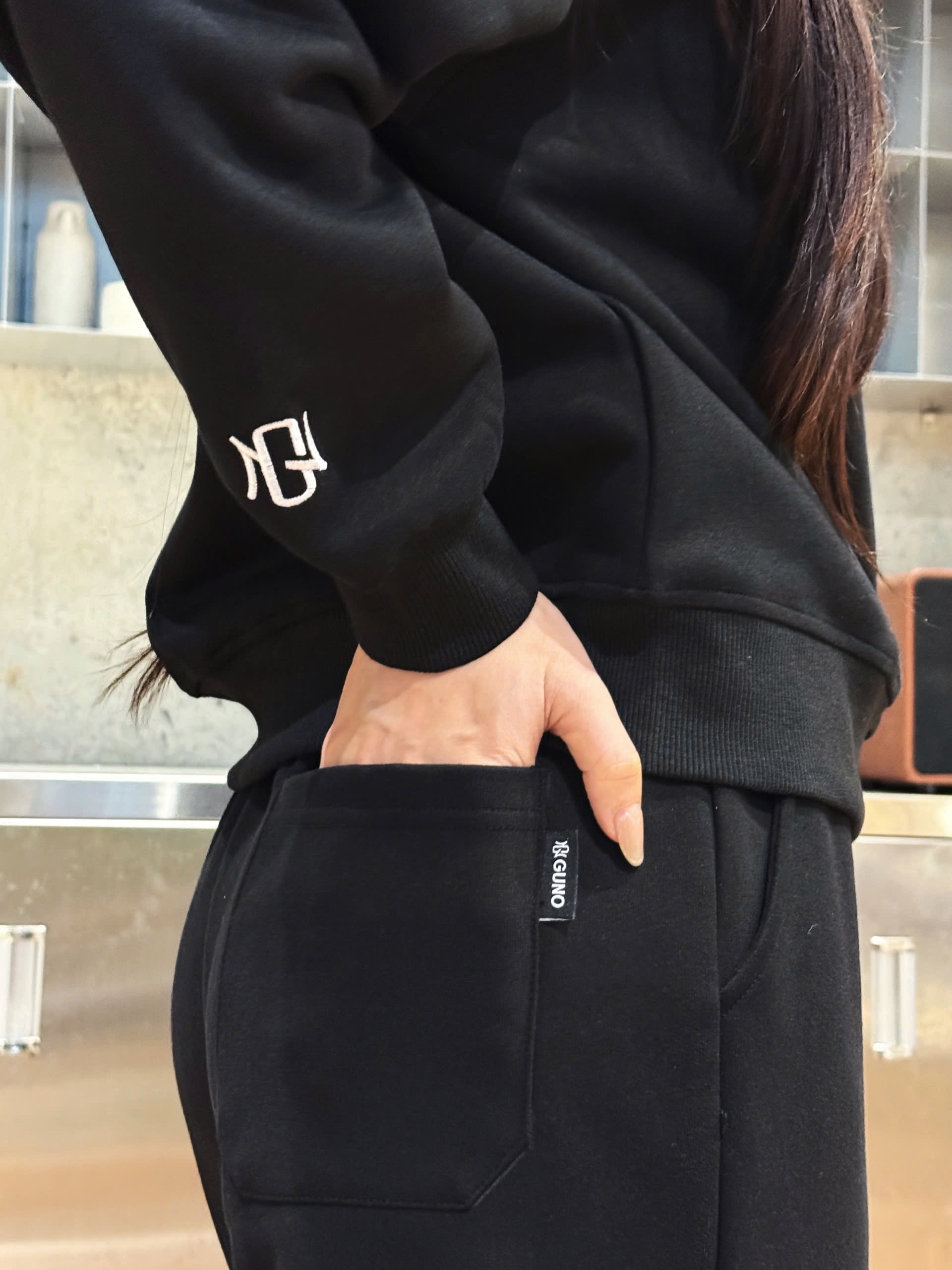 25BG150-Bộ quần áo NỈ NỮ GUNO logo tay quần bo BASIC 200226