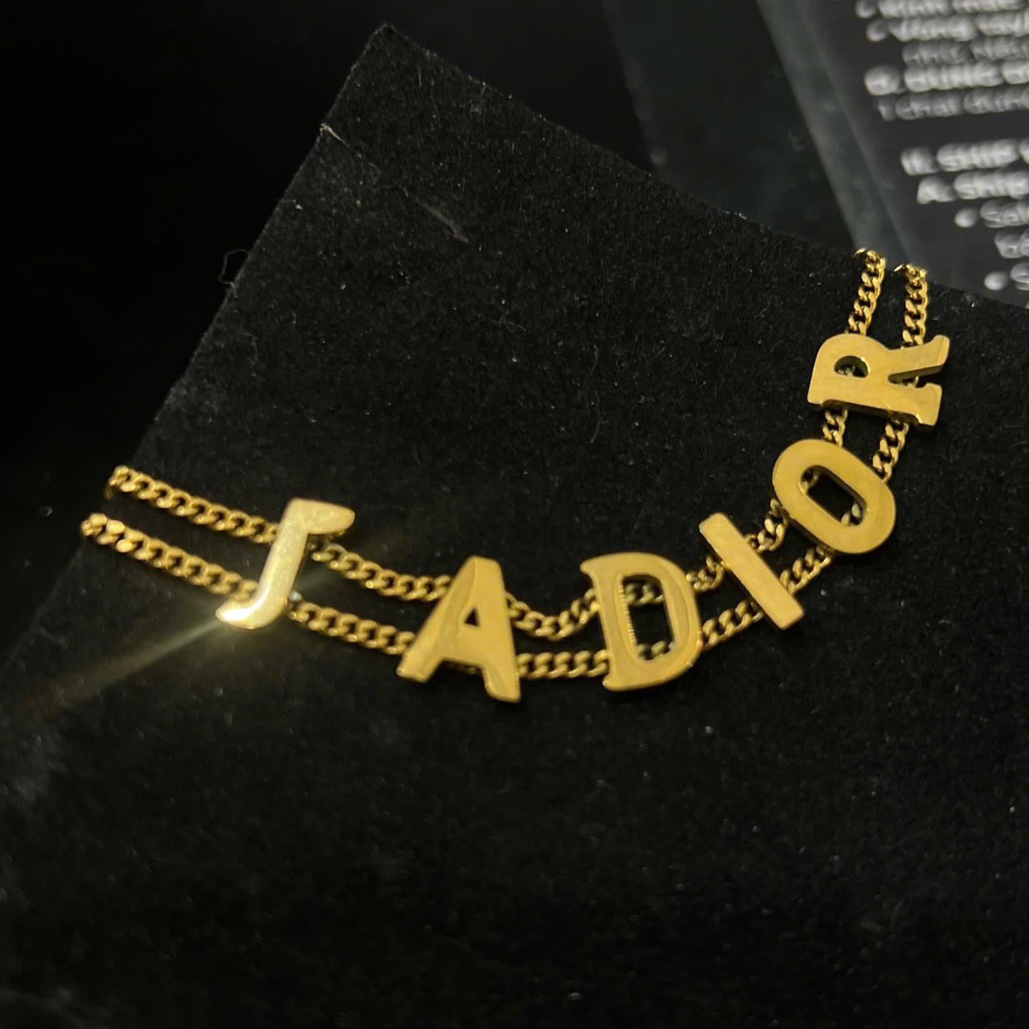 vòng tay titan vàng xích chữ JADIOR_thumbnail_1
