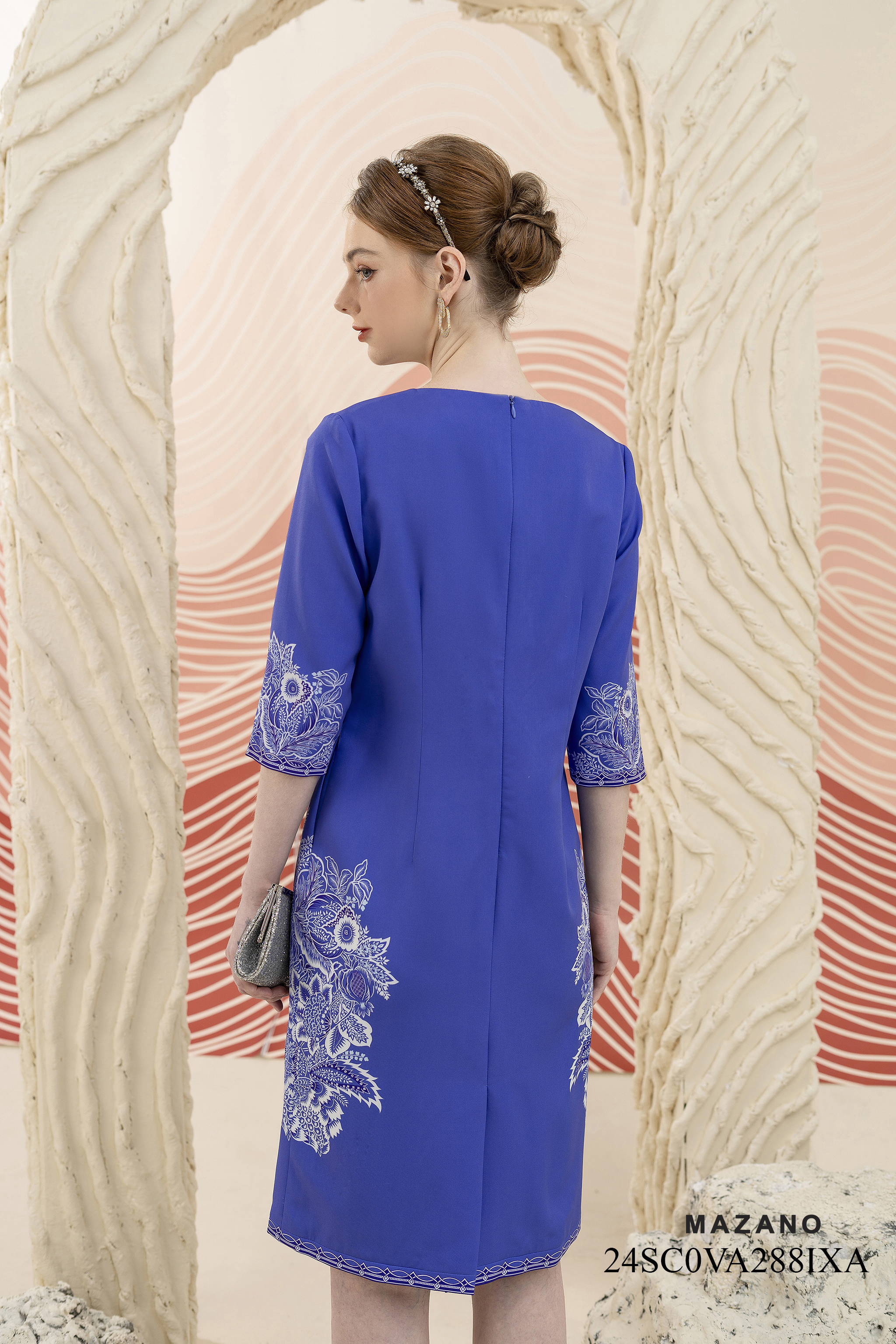 Váy Đầm suông Vải thô chun Hoạ tiết Thổ cẩm cách điệu Cổ tròn Tay lỡ Dài qua gối_thumbnail_6