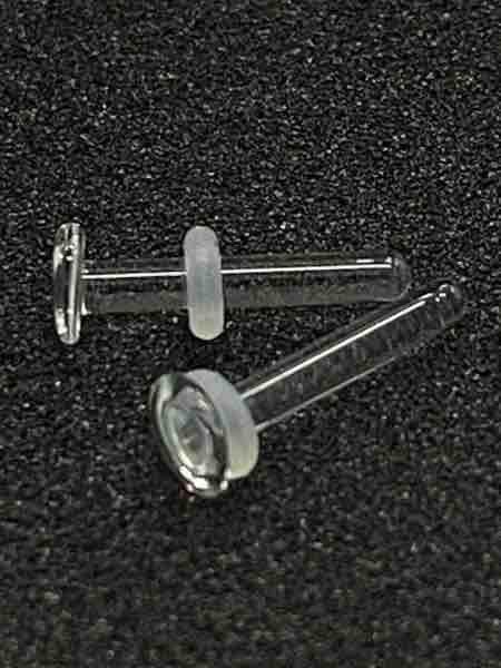 Khuyên thuỷ tinh suốt thân thẳng 11m xỏ thịt.