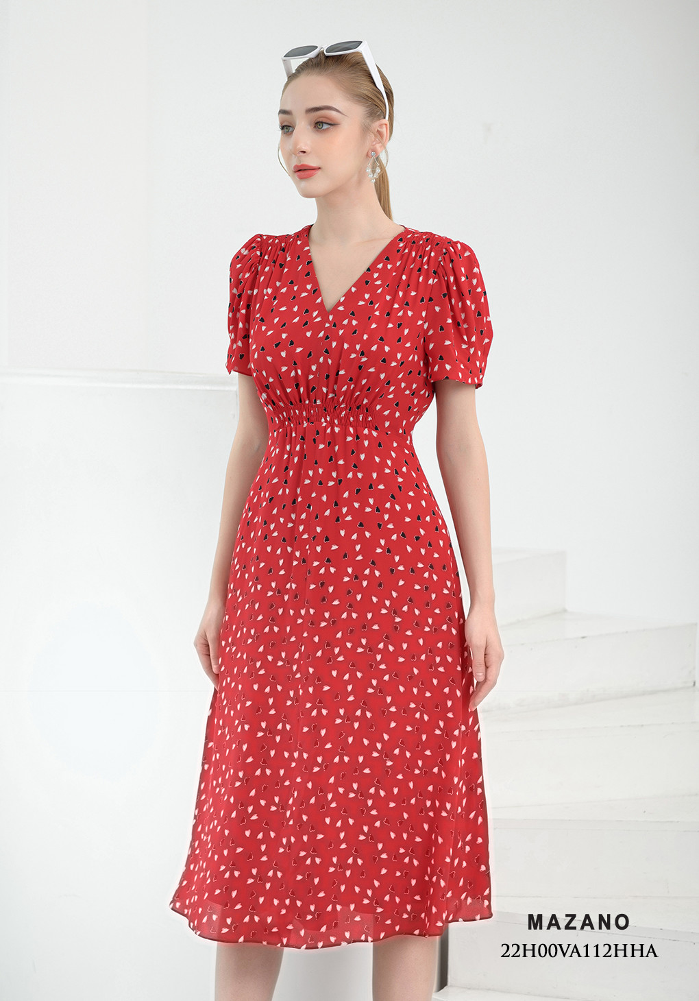 Đầm đỏ họa tiết tay bồng cổ tim_thumbnail_3