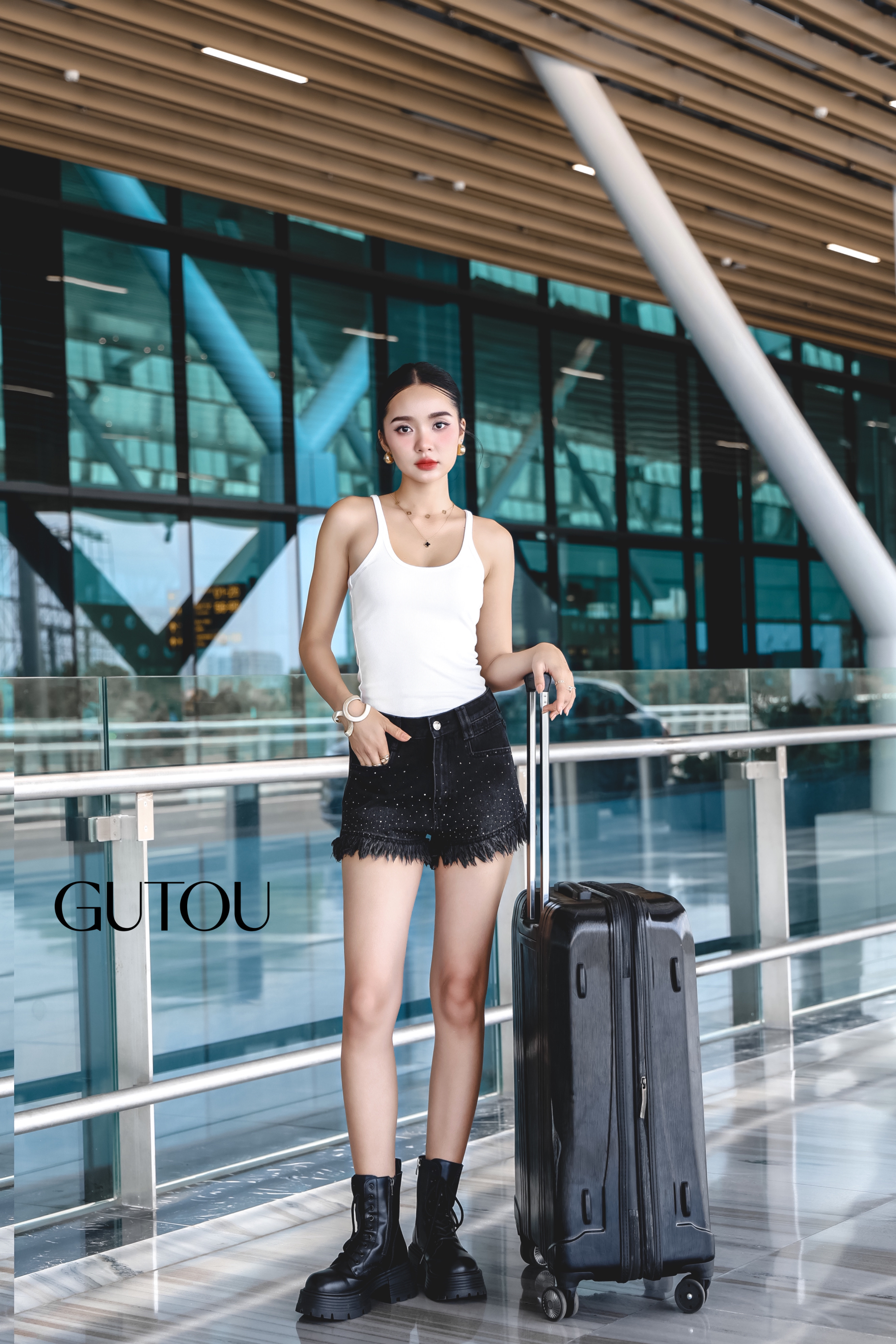 [ GUTOU ] Quần Short Jean Đính Đá Bling_thumbnail_2