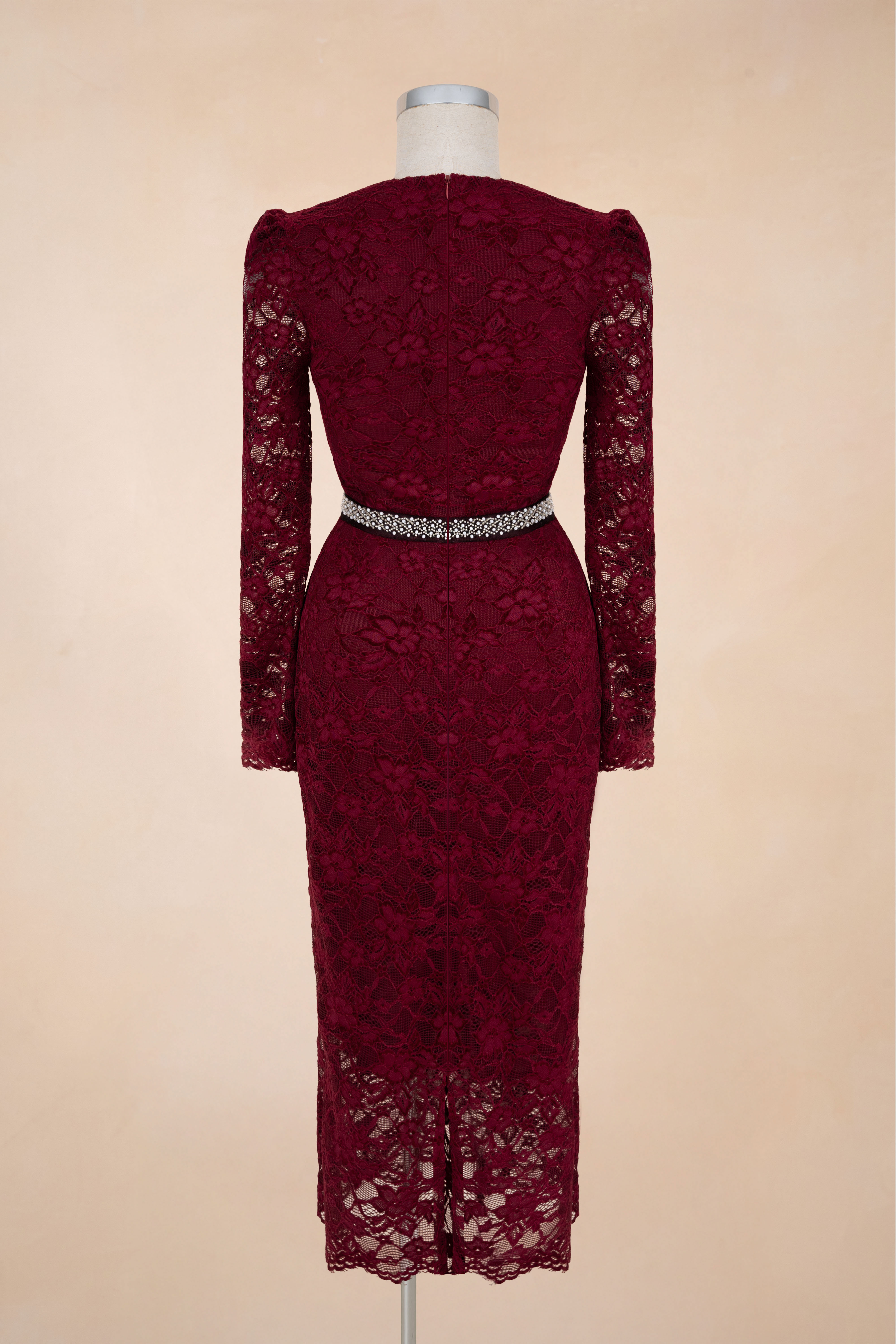 Đầm Bút Chì Ren Đai Cườm Cổ V