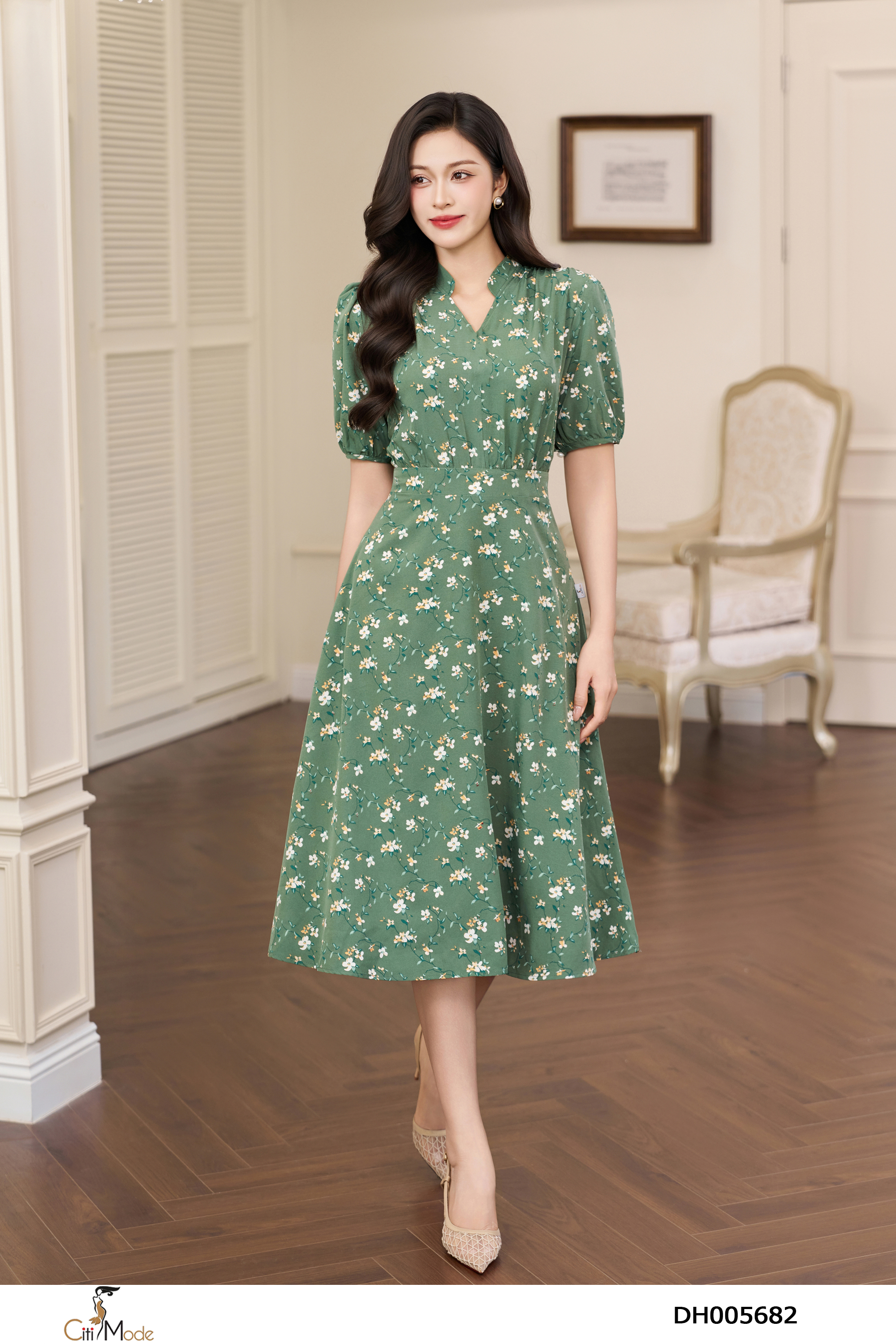 Đầm xòe hoa xanh cổ tàu tay lỡ