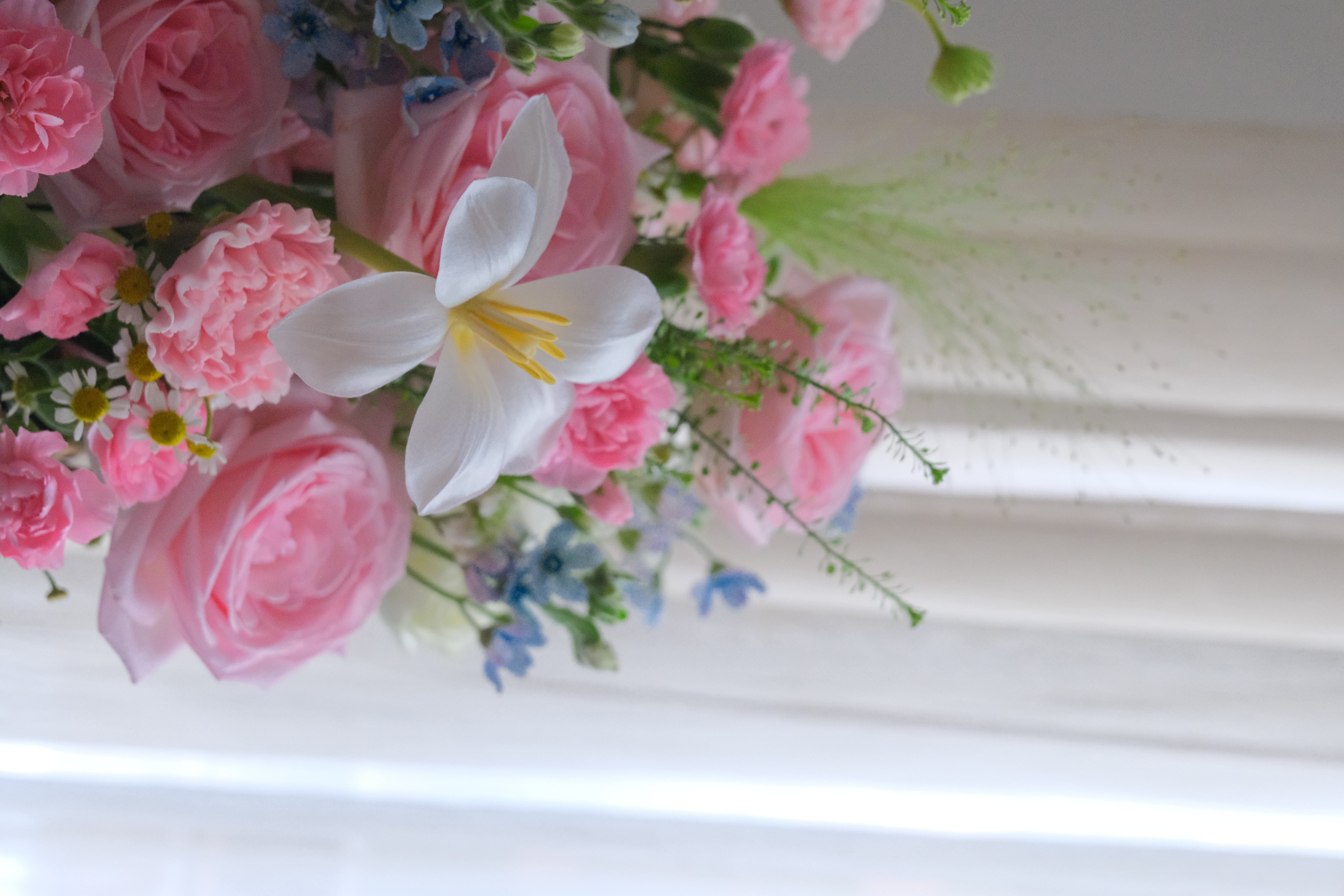 "Hồng Trà Lam Tinh" - Giỏ cói hoa tone Hồng mix Lam tinh