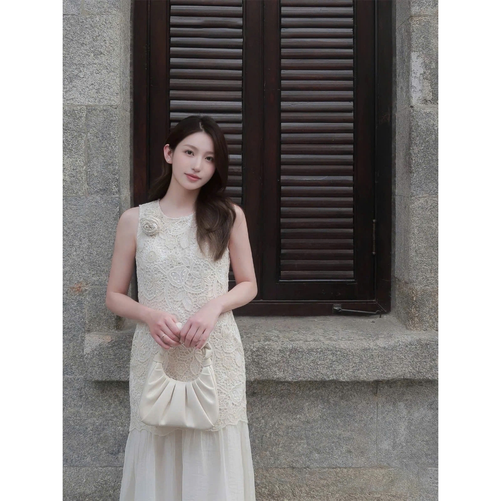 Đầm Ren Dài Sát Nách Màu Kem Phối Chân Váy Lụa Vintage, Váy Đi Tiệc , Đi Chơi Sang Chảnh Phối Hoa Ngực Logastore_L203_thumbnail_1