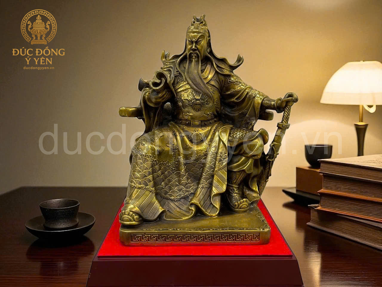 Tượng quan công ngồi đọc sách đúc đồng vàng 