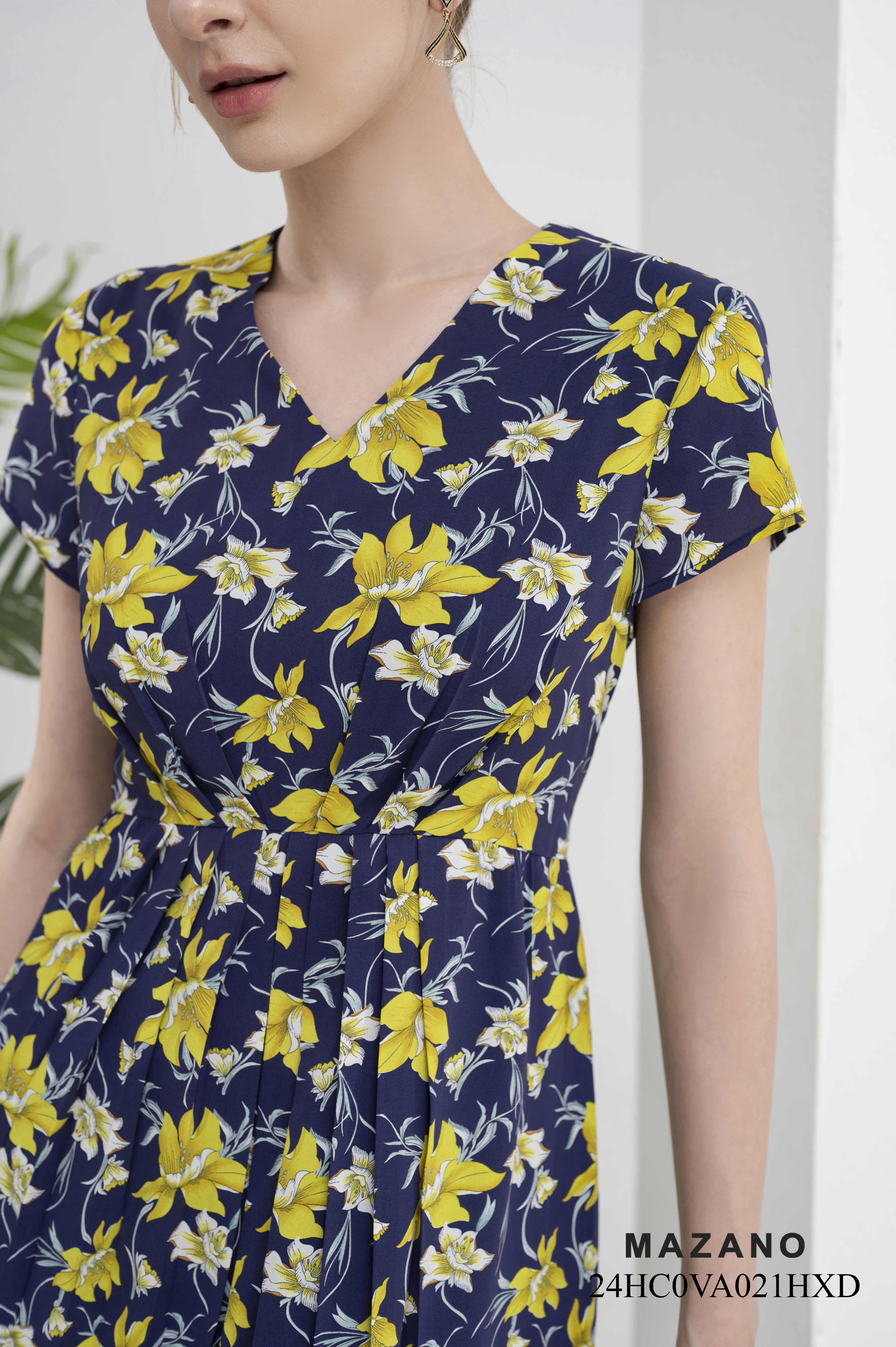 Đầm eo cao chân rủ xếp ly giữa_thumbnail_1