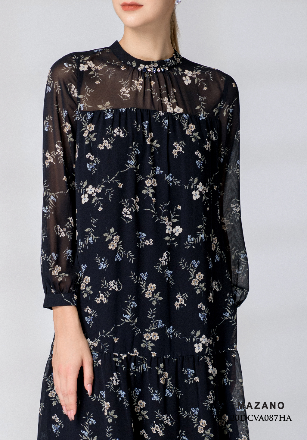 Đầm đen suông A họa tiết hoa đính đá cổ_thumbnail_5