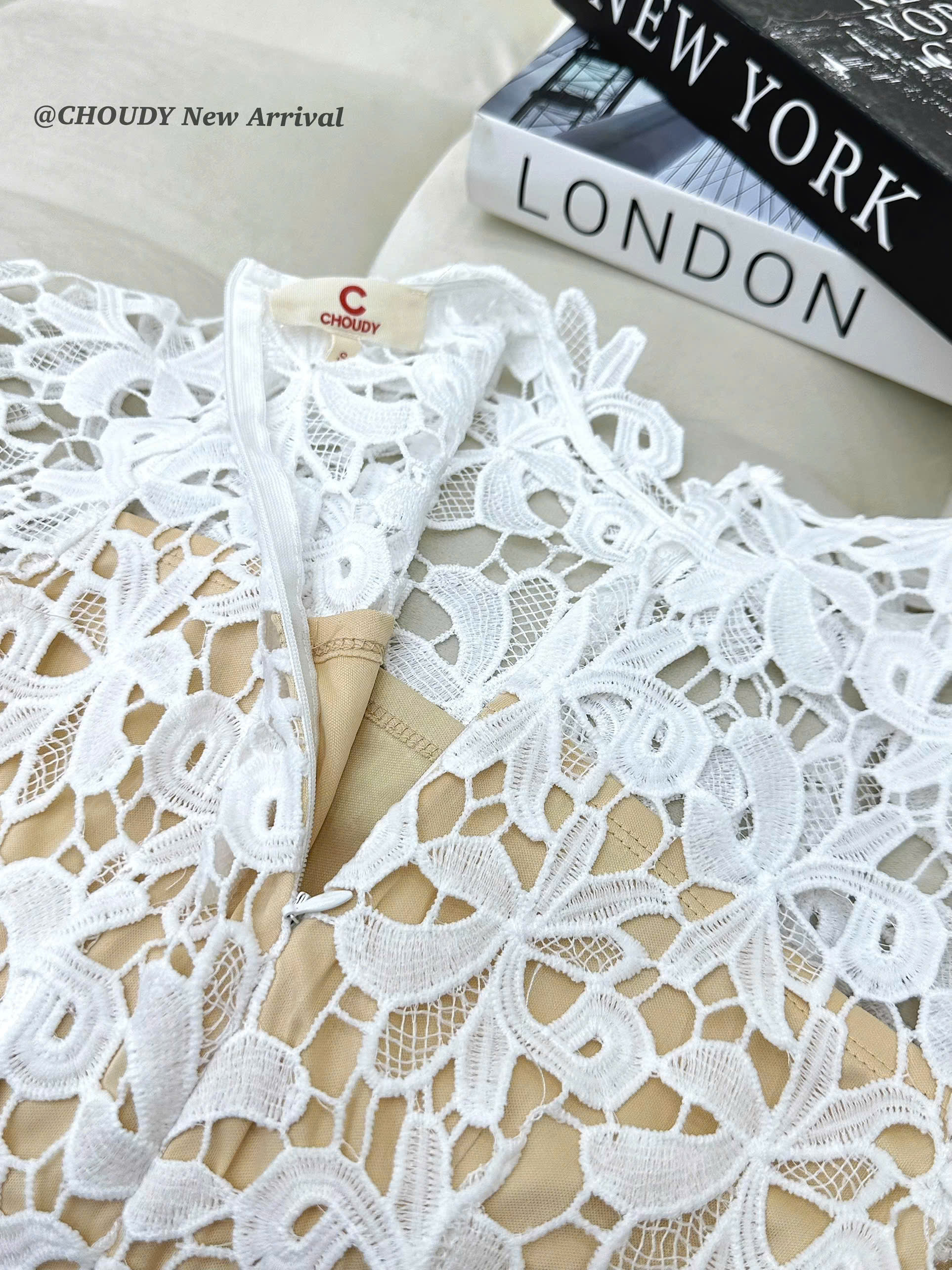 SALE U595 ĐẦM TRẮNG_thumbnail_3