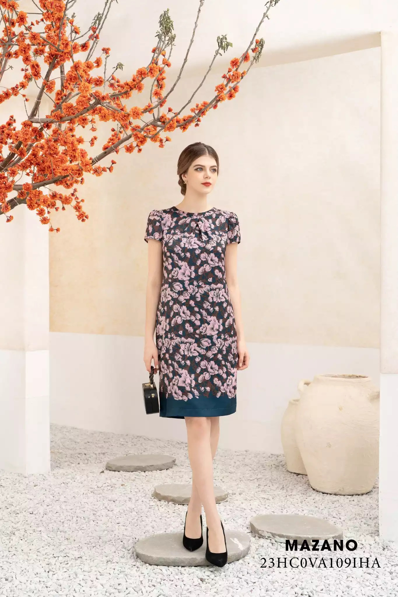 Váy Đầm Suông Vải lụa dày Hoạ tiết hoa cách điệu Cổ tròn xếp ly Tay ngắn Dài đến gối_thumbnail_3