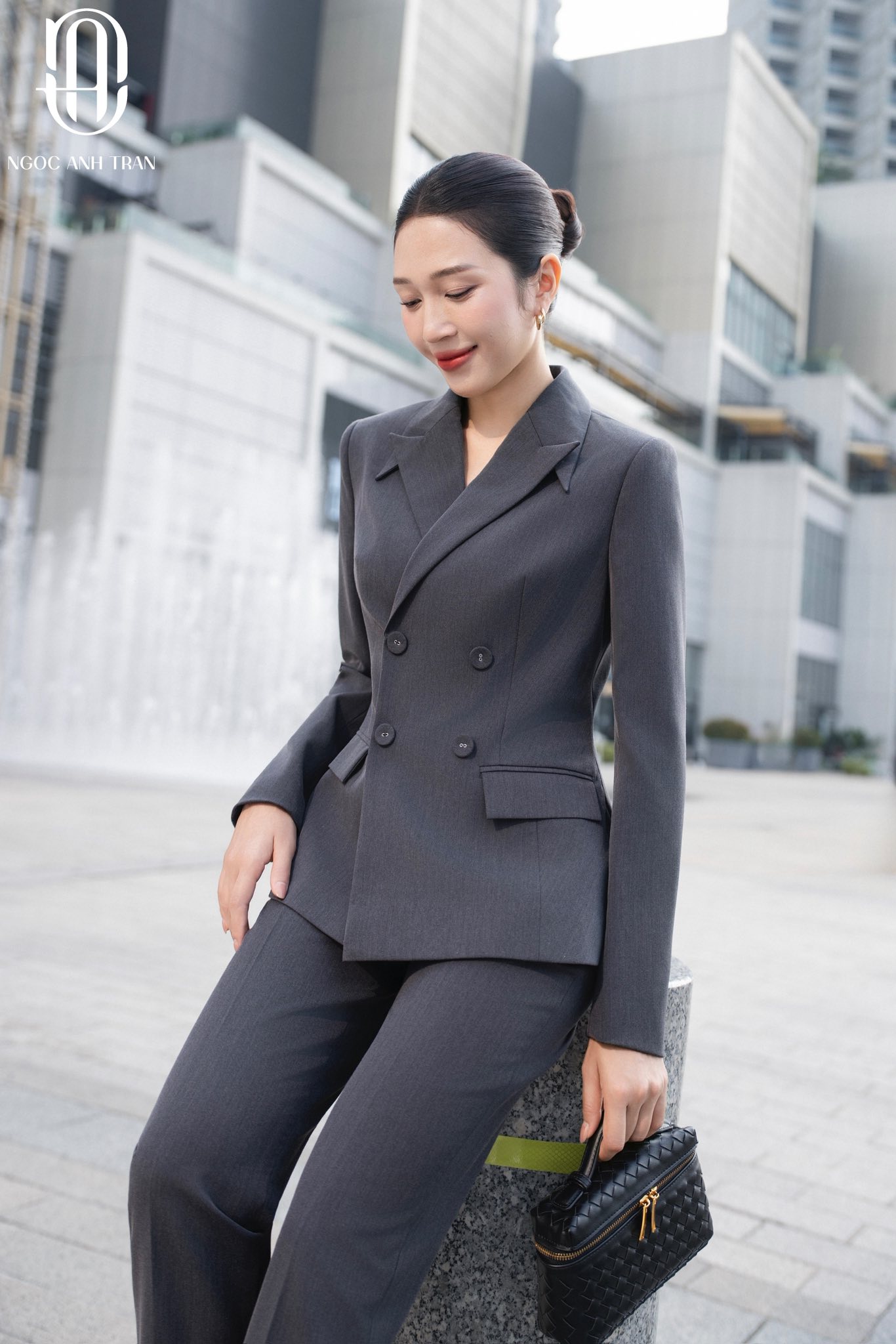 V065 - Áo vest xám dài tay