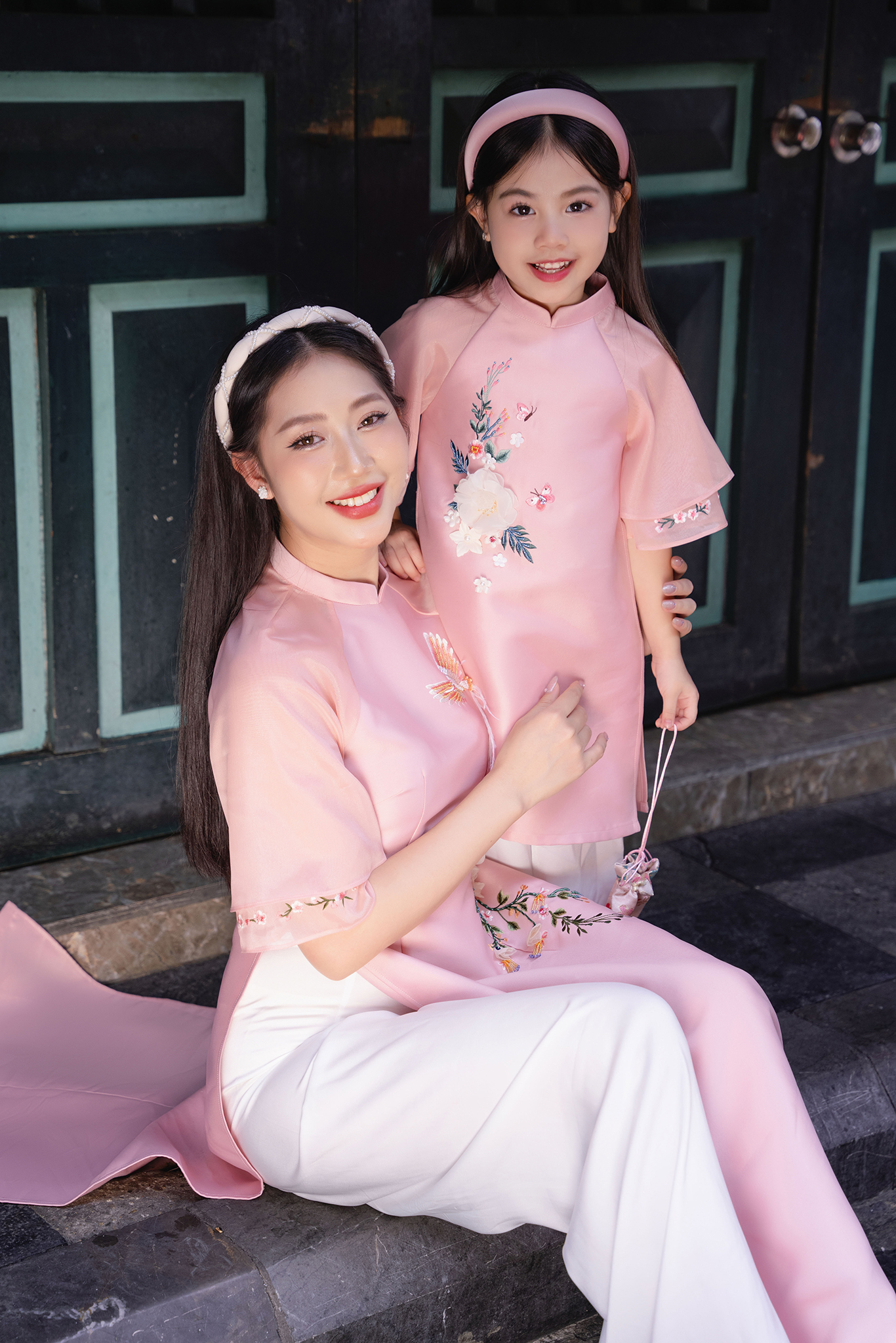 Áo dài Mẫu Đơn mẹ