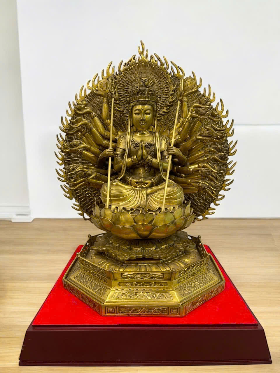 Tượng phật thiên thủ thiên nhãn đồng vàng cao 42 cm_thumbnail_0
