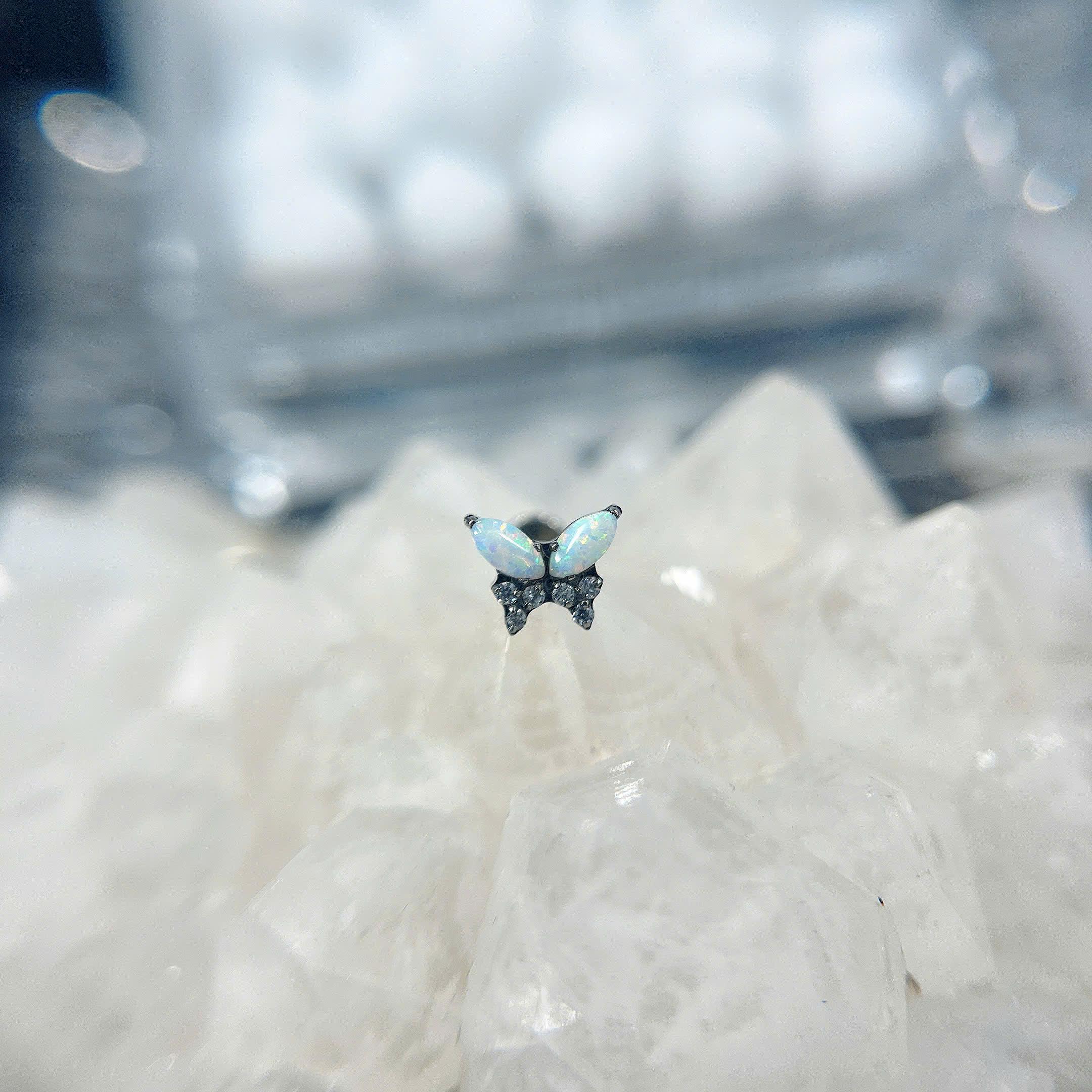 Khuyên kiểu titan bướm opal 3 kim cương_thumbnail_3