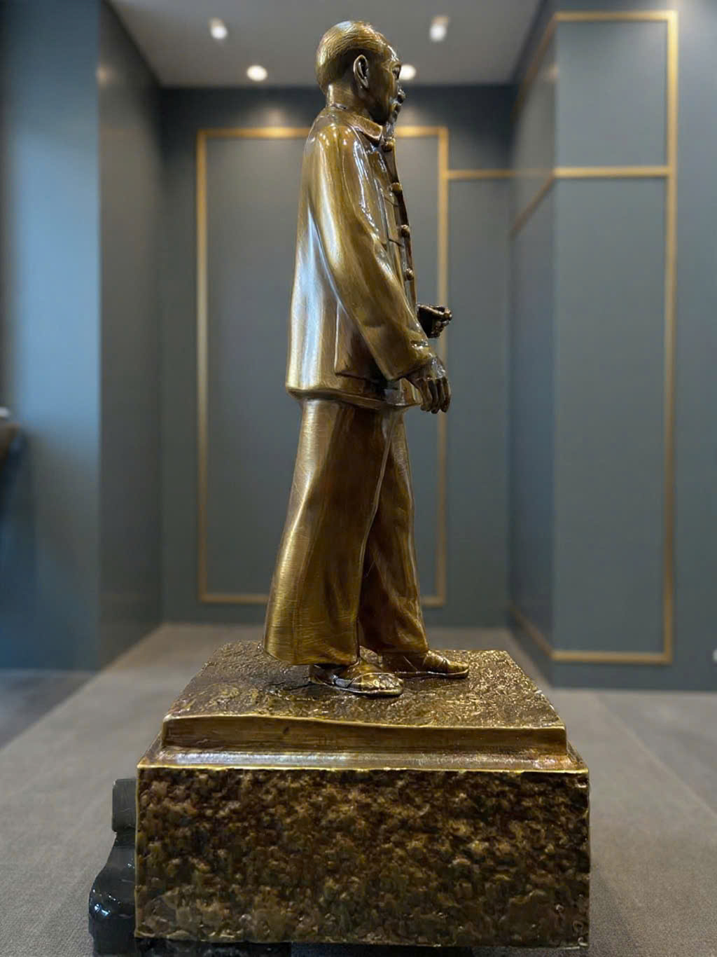 Tượng Bác Hồ về thăm quê cao 30cm _thumbnail_0