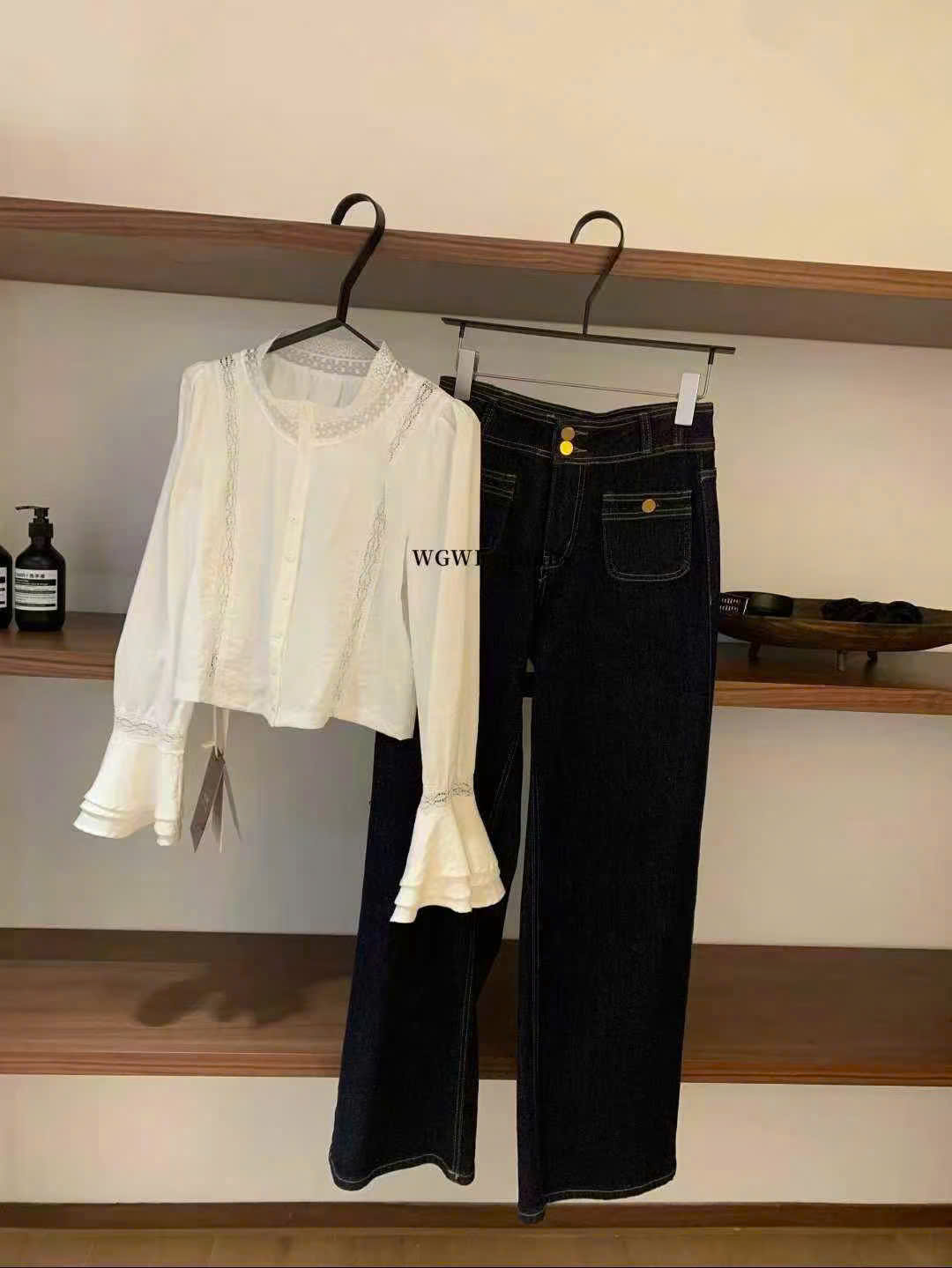 Áo tay loe phối cổ ren_thumbnail_10