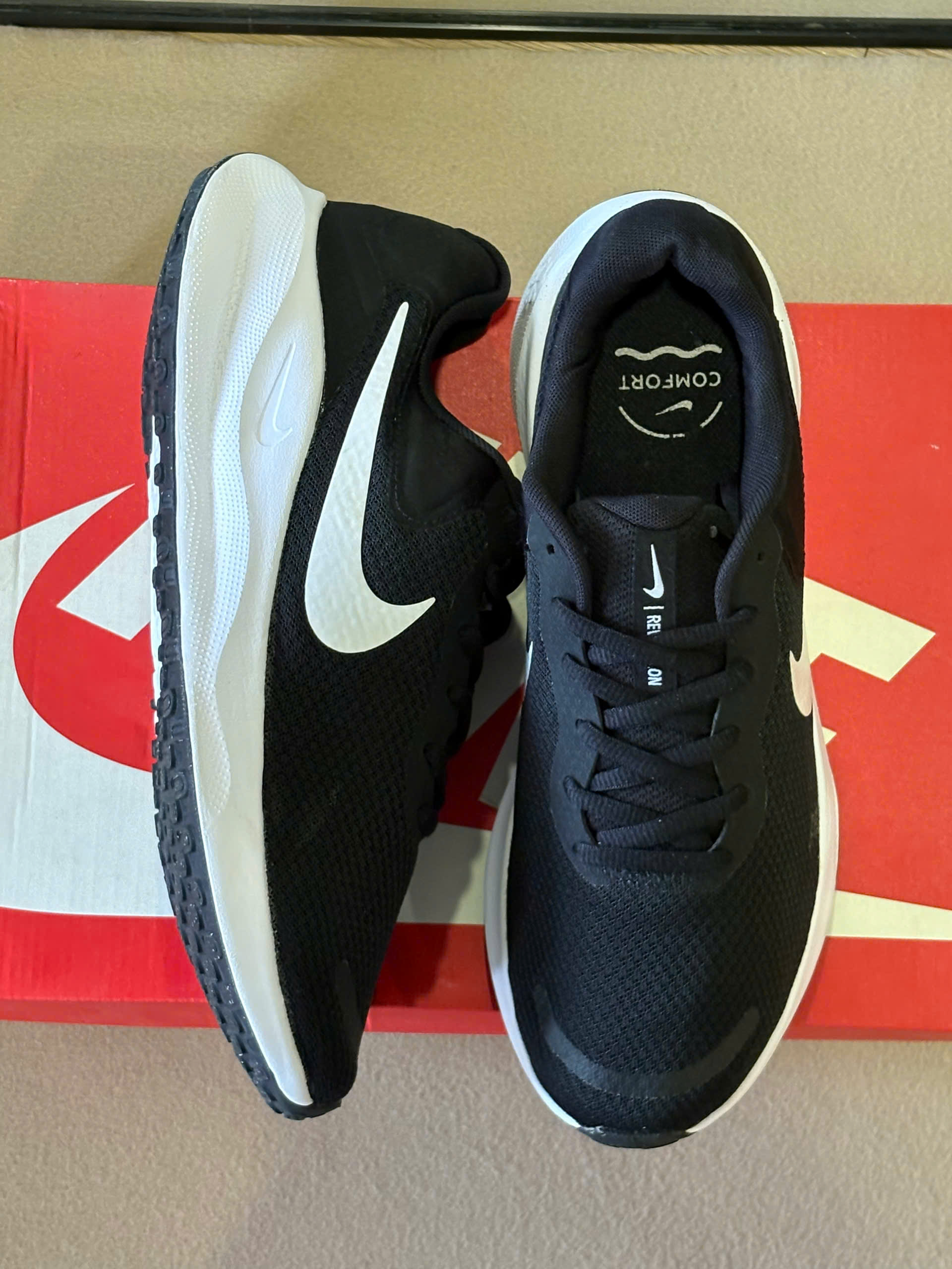 Nike Revolution 7 Black White FB2207-001