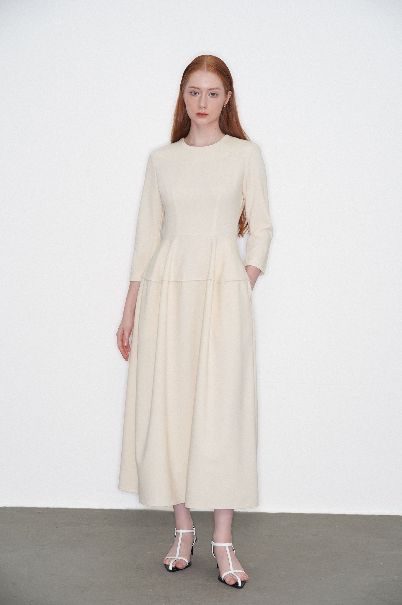 Đầm cổ tròn ôm trên xòe dưới cúp ngang mông (Rivera Dress)_thumbnail_1