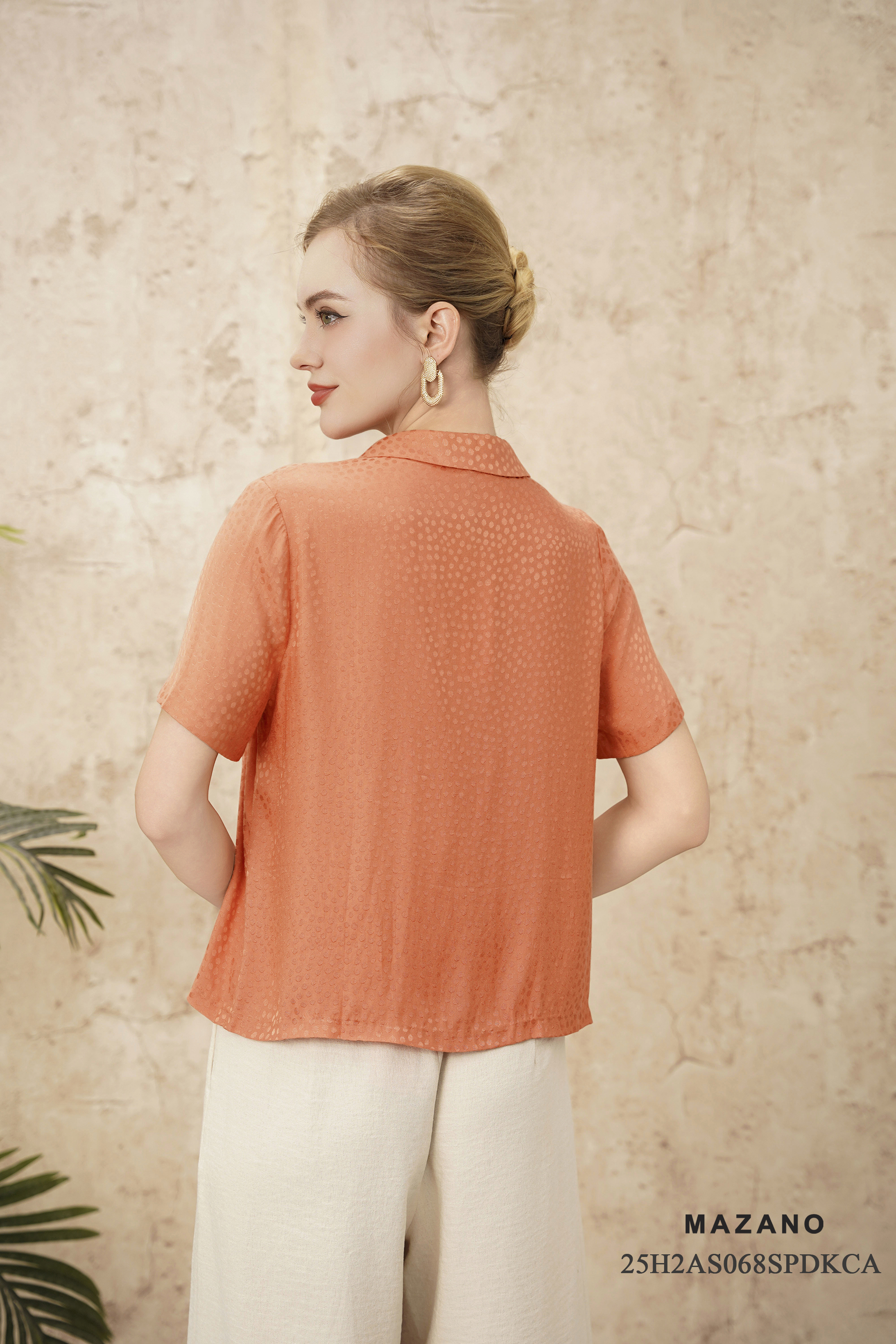 Áo sơmi Suông Vải cotton mặt lụa Họa tiết chấm bi cách điệu Cổ sen Tay ngắn Dài dưới eo_thumbnail_4