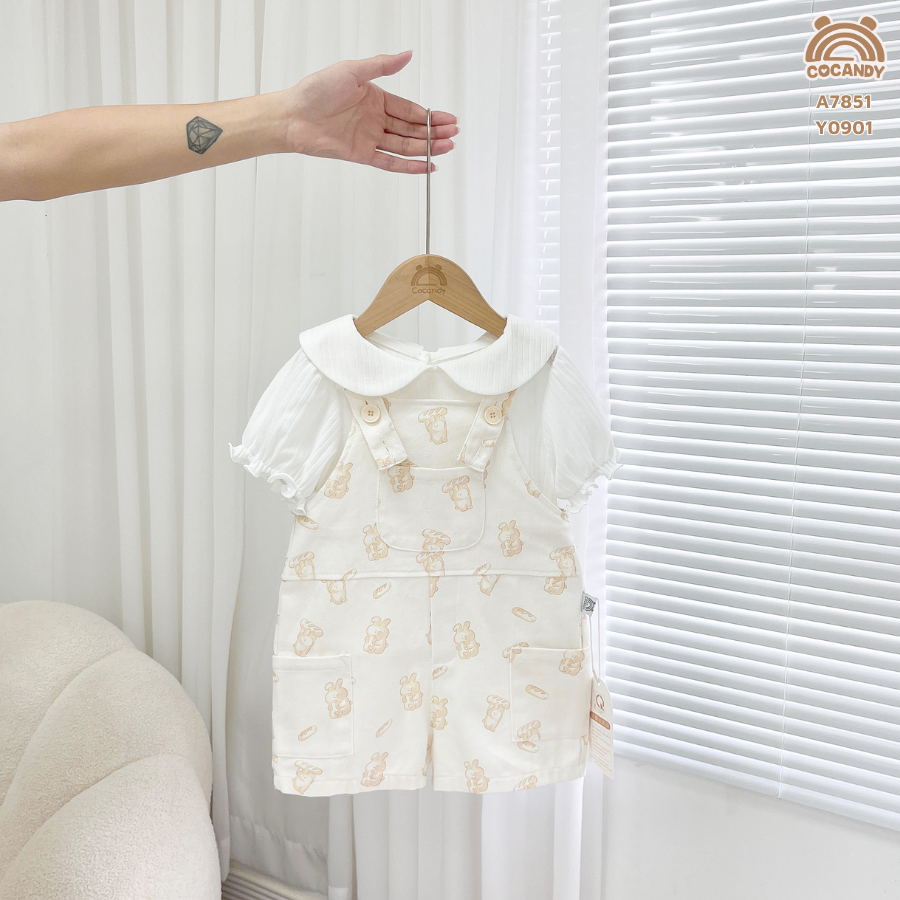 Yếm cộc BE NHẠT hoạ tiết gấu 2 túi ốp_thumbnail_1