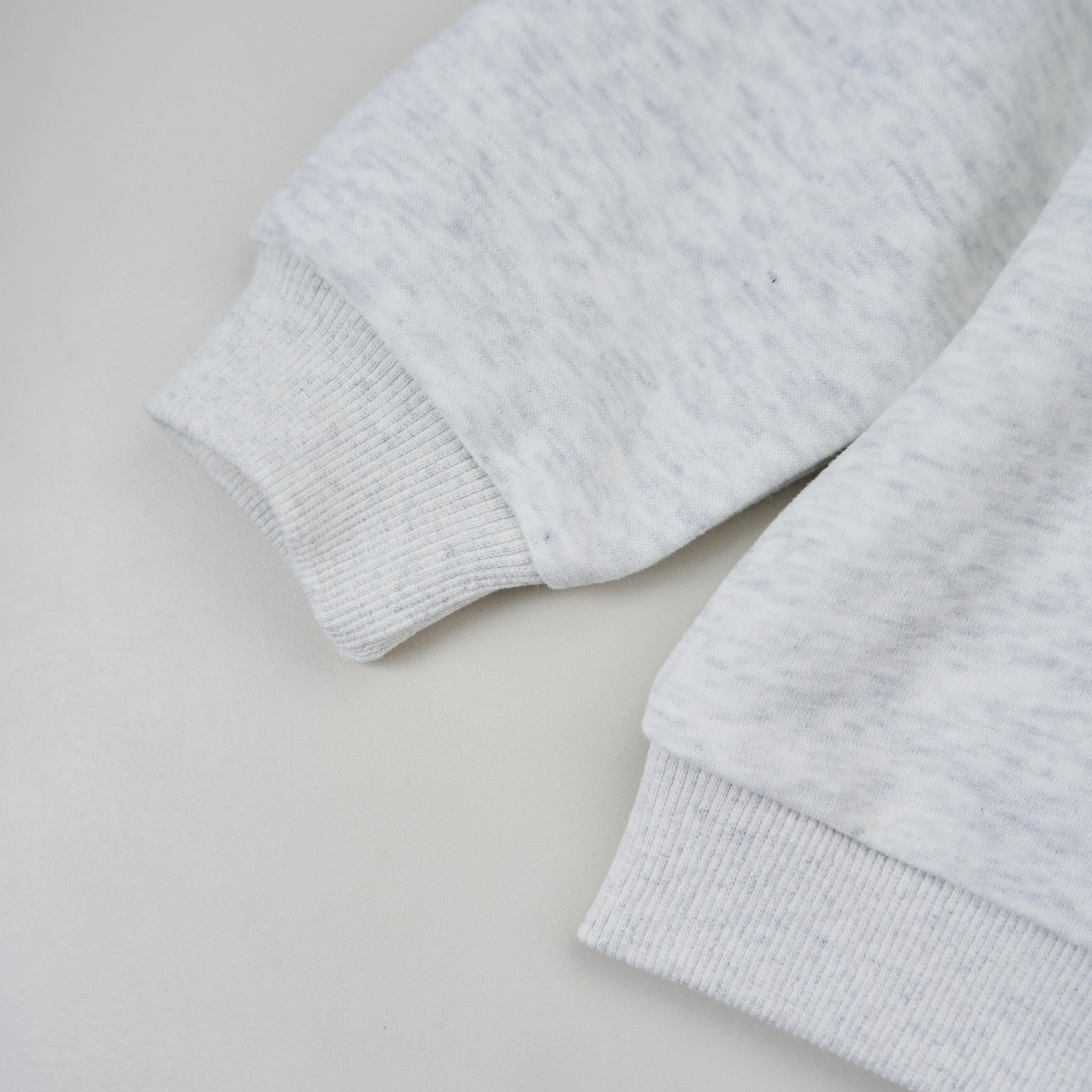 Áo nỉ cổ bo kiểu in hình