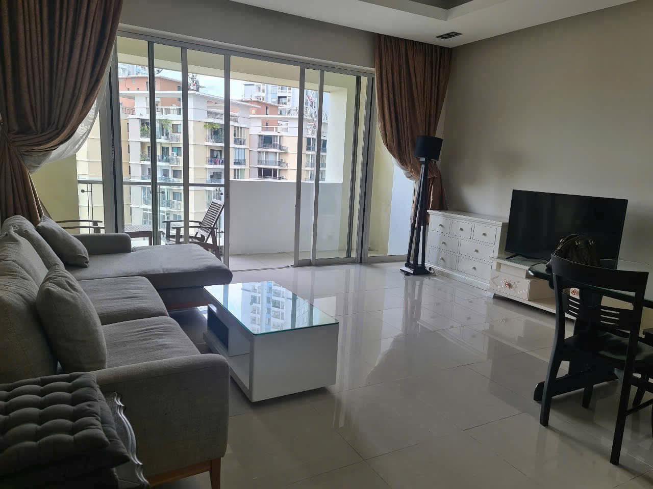 Cho thuê căn hộ 2PN, đầy đủ nội thất, diện tích lớn