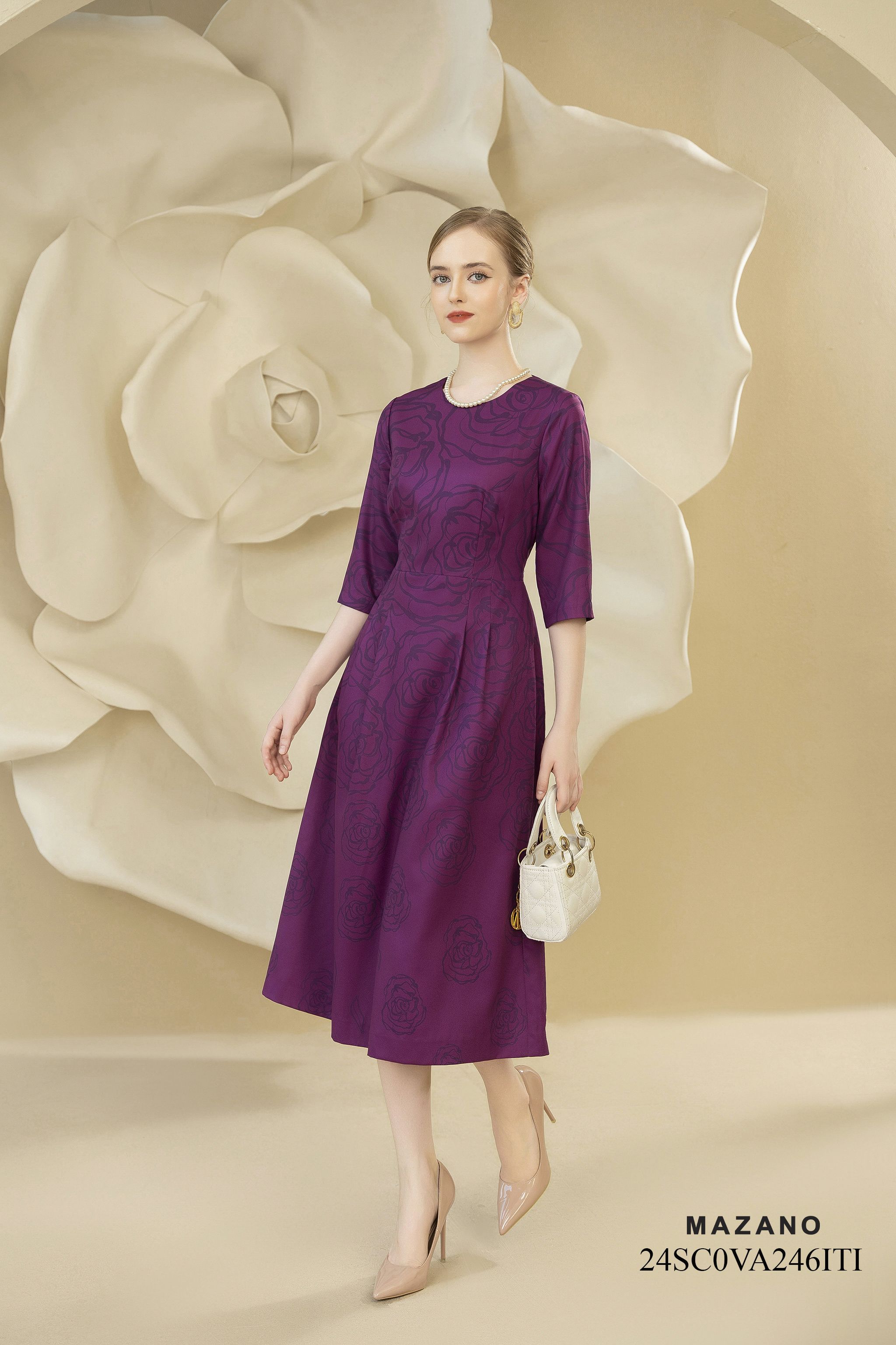 Váy Đầm Ôm Vải lụa dày Hoạ tiết hoa hồng cách điệu Cổ tròn Tay lỡ Dài qua bắp chân_thumbnail_2