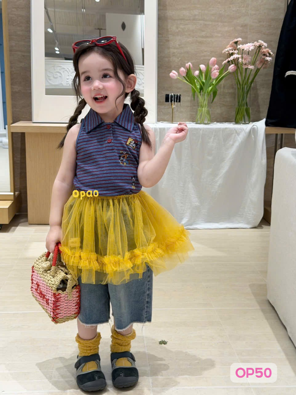 OP50 - Áo cotton cổ bẻ kẻ sọc thêu hình hãng Opao