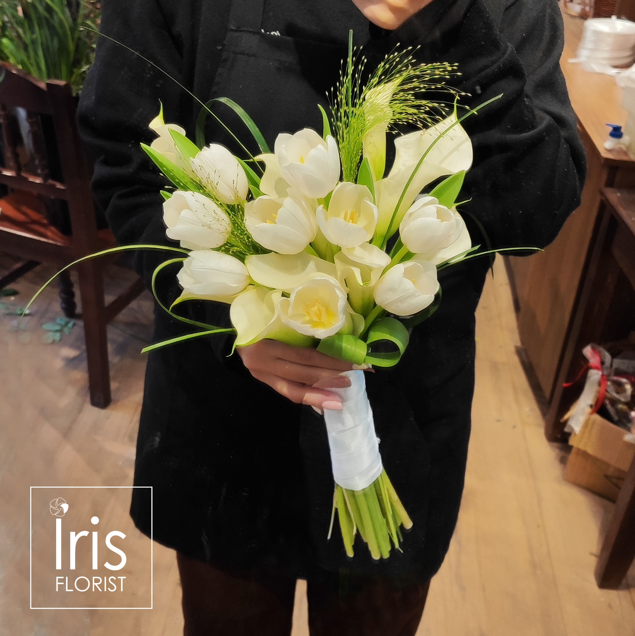 Bó hoa cưới - Calla lily x Tulip Trắng (size to)_thumbnail_0