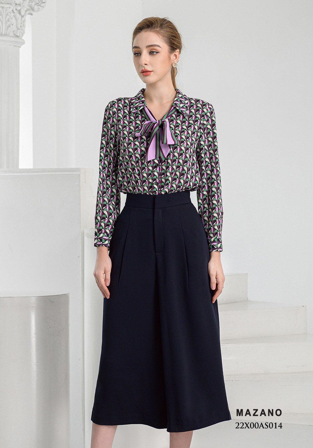 Áo sơ mi phối nơ kẻ dài tay