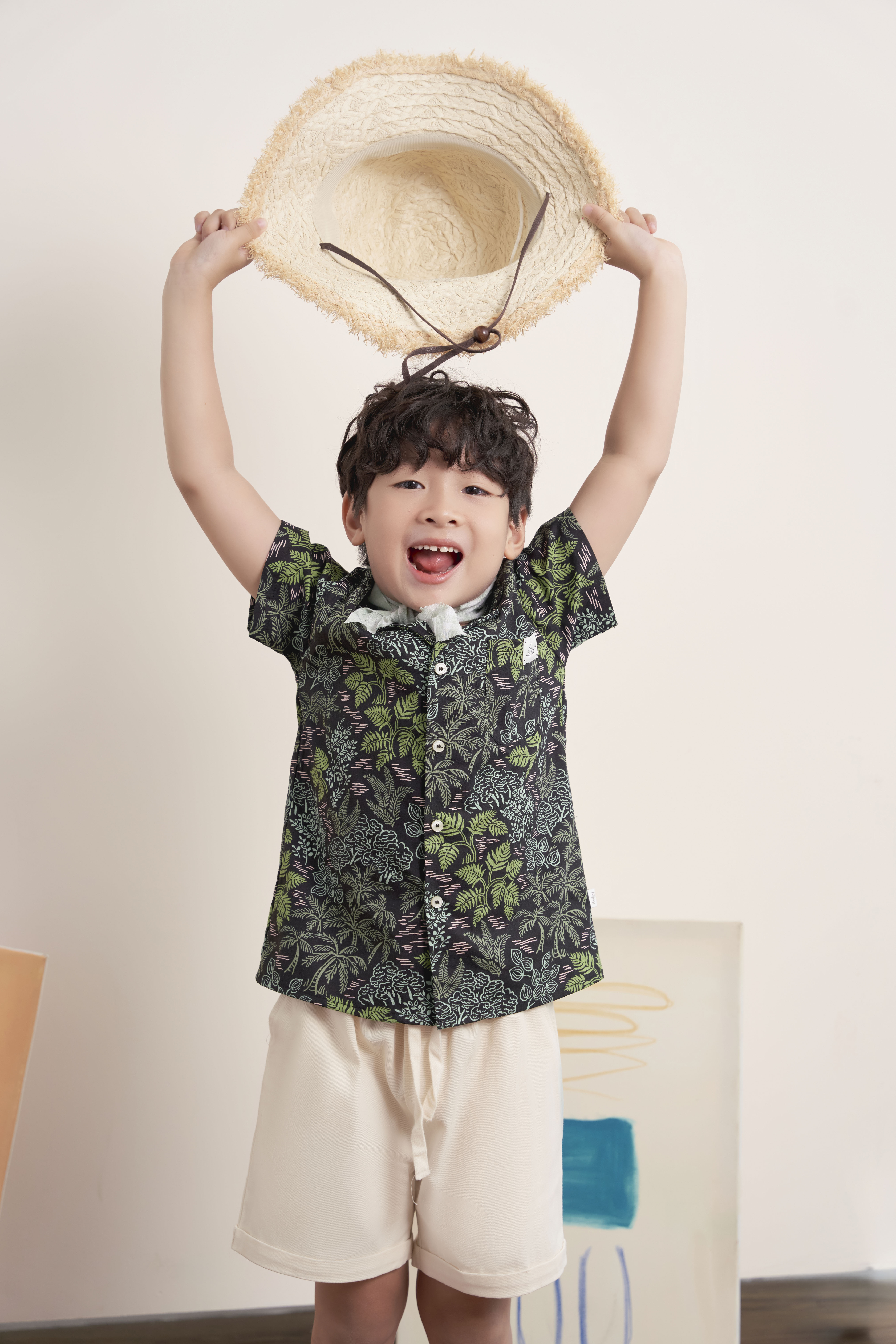 Bộ áo hoạ tiết cổ bẻ ve quần short_thumbnail_5