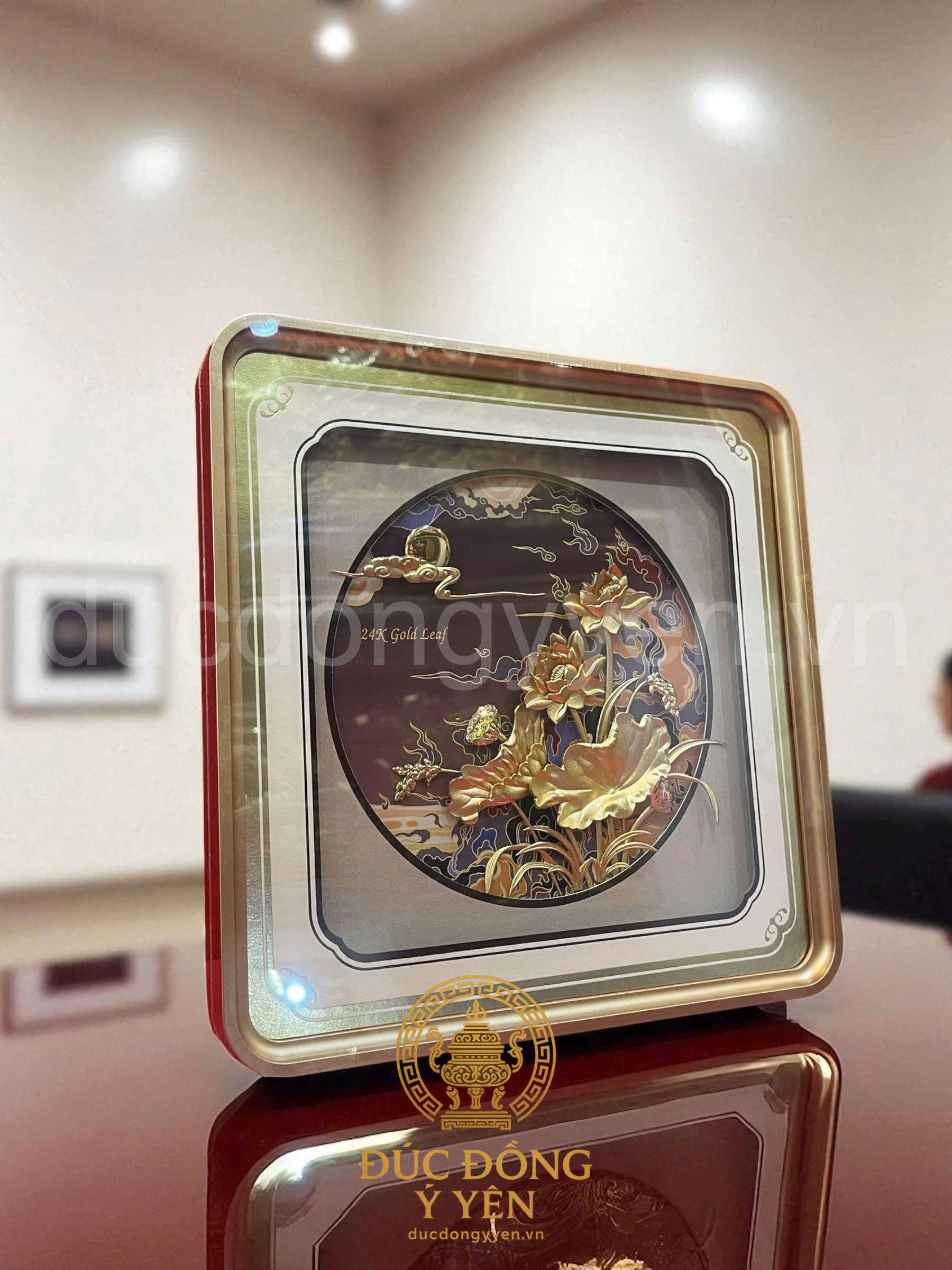 Tranh hoa sen mạ vàng 24k KT 28 X 28 CM_thumbnail_2