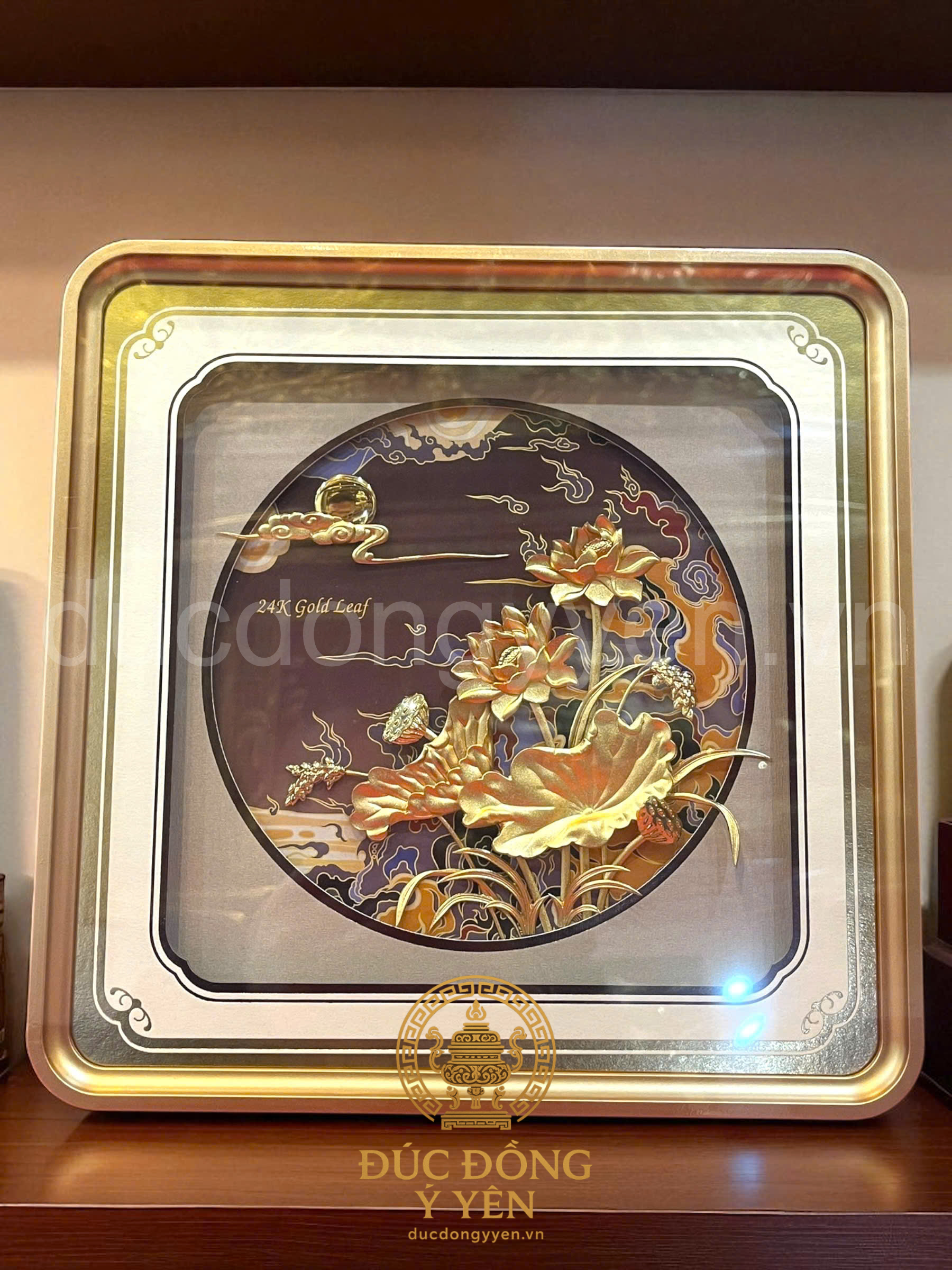 Tranh hoa sen mạ vàng 24k KT 28 X 28 CM_thumbnail_1