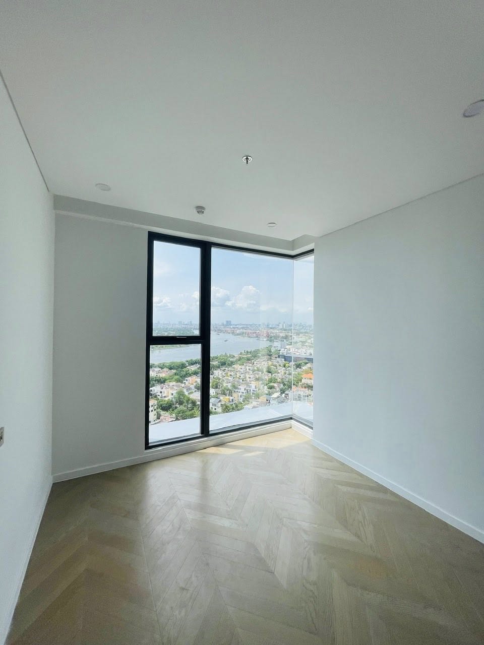 PHÁP LÝ HOÀN CHỈNH - BÁN CĂN HỘ 3 PHÒNG NGỦ VIEW SÔNG ĐÃ CÓ SỔ HỒNG_thumbnail_2