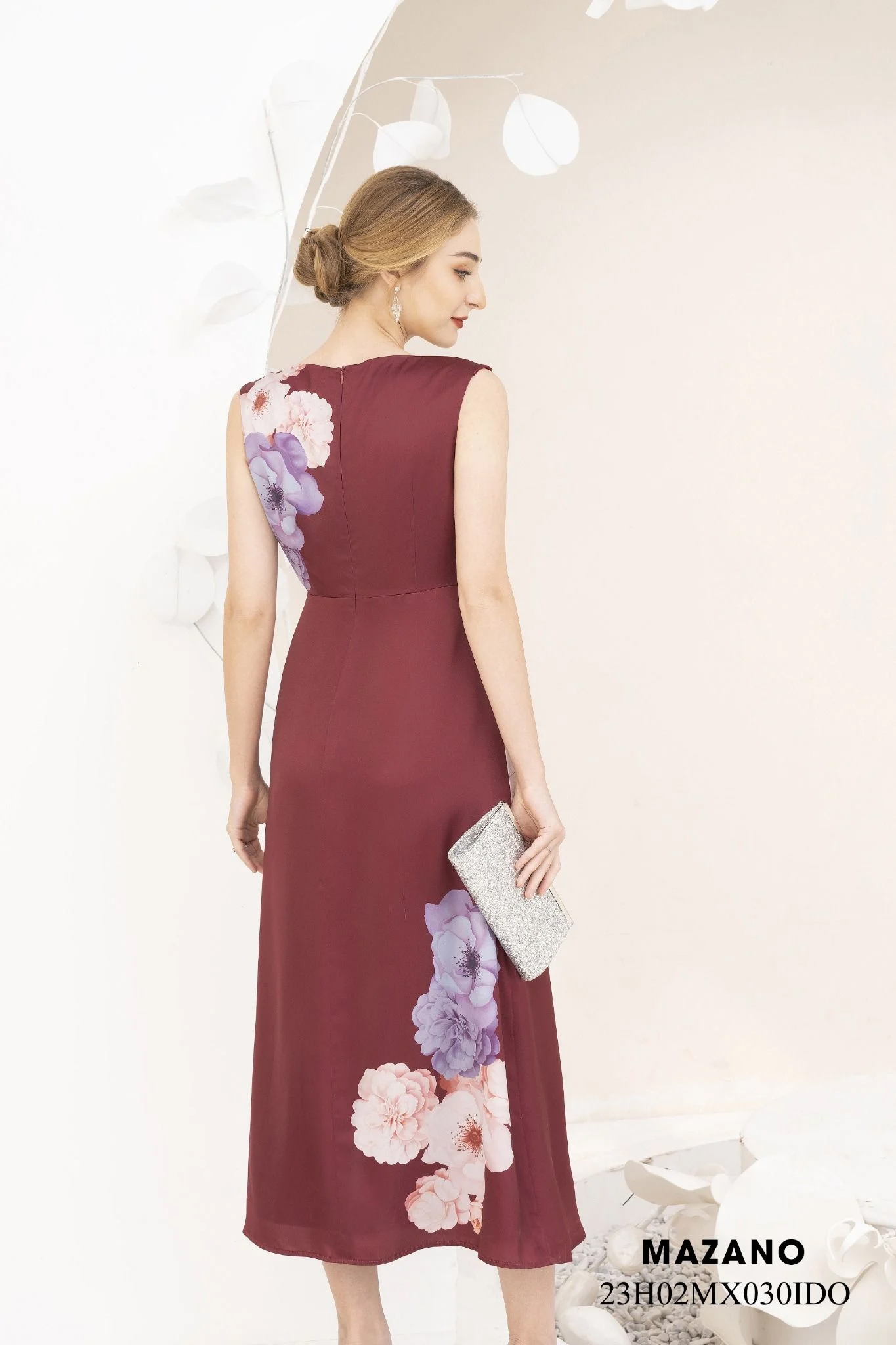 Đầm Maxi vải lụa màu Hoạ tiết hoa cách điệu Cổ thuyền Không tay Dài đến mắt cá chân_thumbnail_3