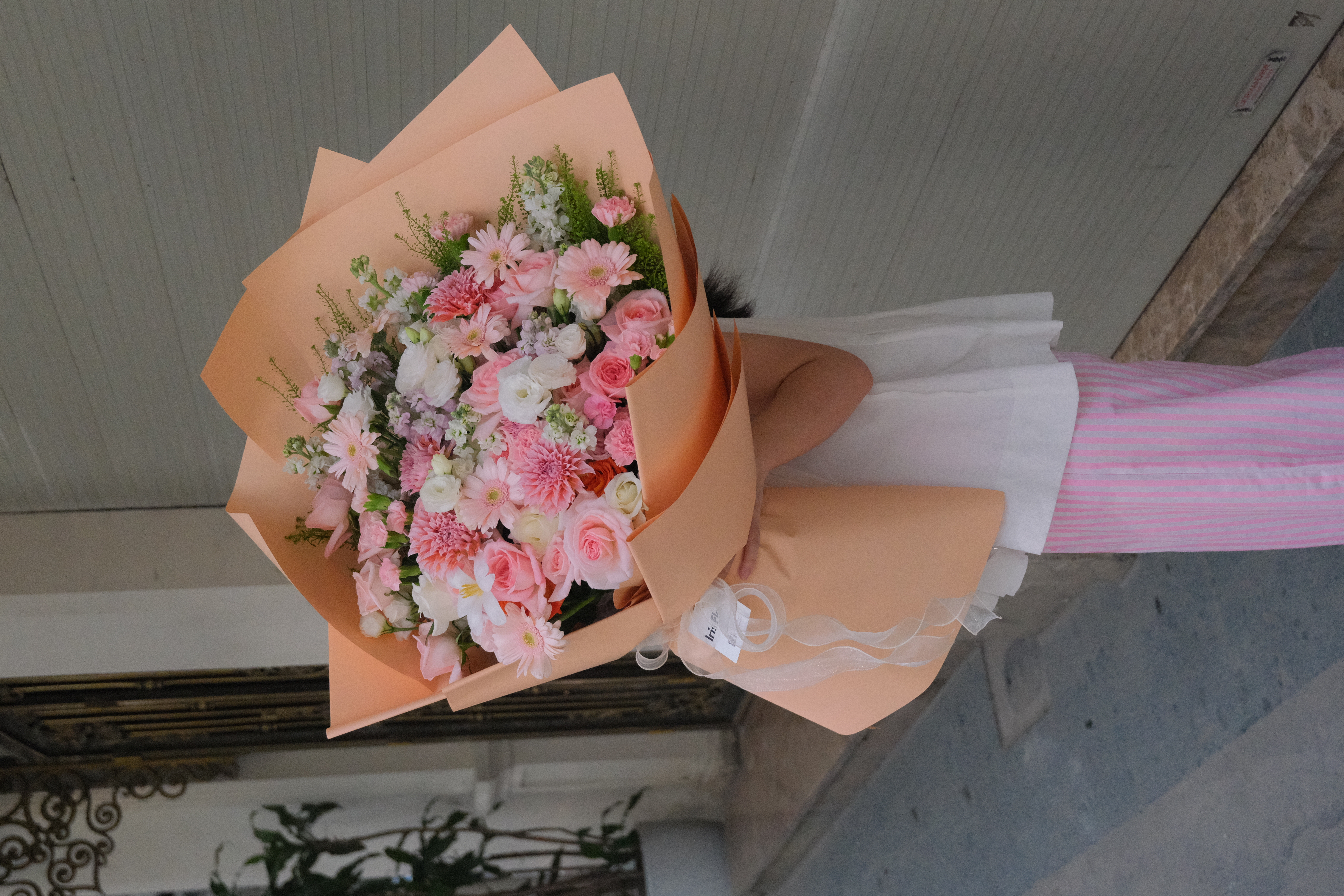 Peach & Pink Dream Bouquet - Bó hoa mix nhiều loại tone Hồng Cam