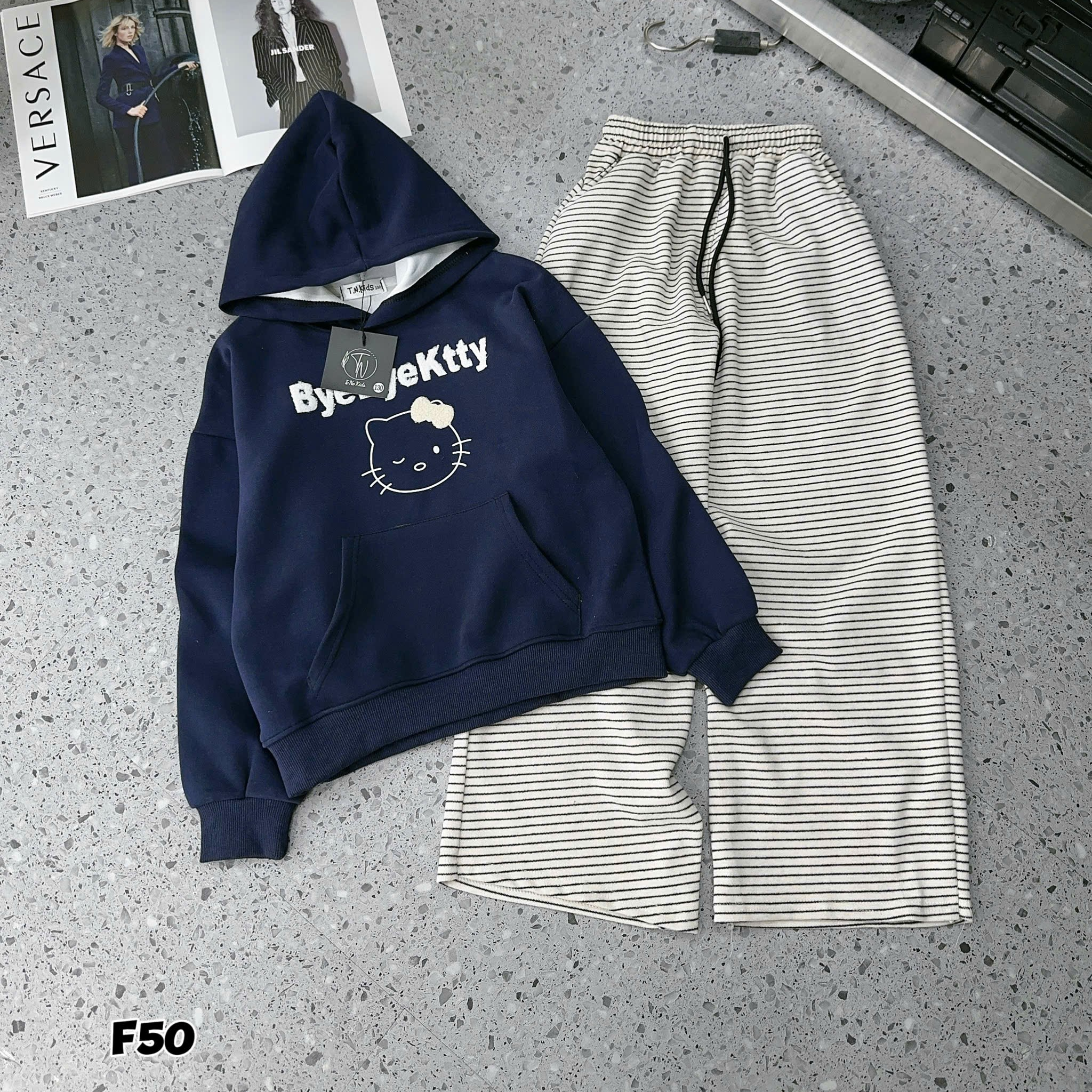 [F50] Nỉ byebye kitty cho mẹ và bé