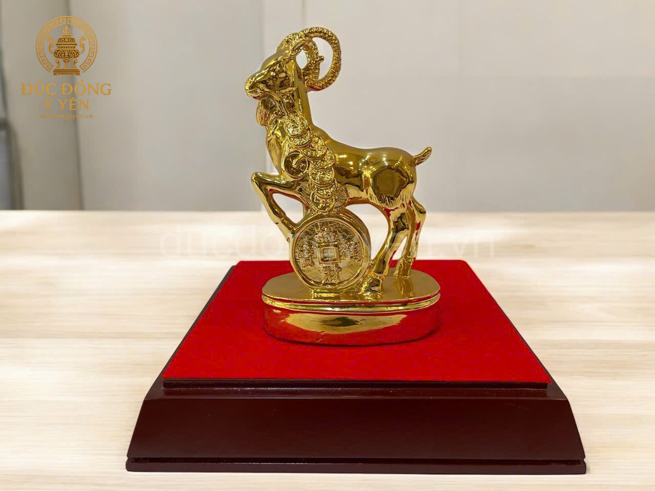 Tượng dê phong thủy mạ vàng 