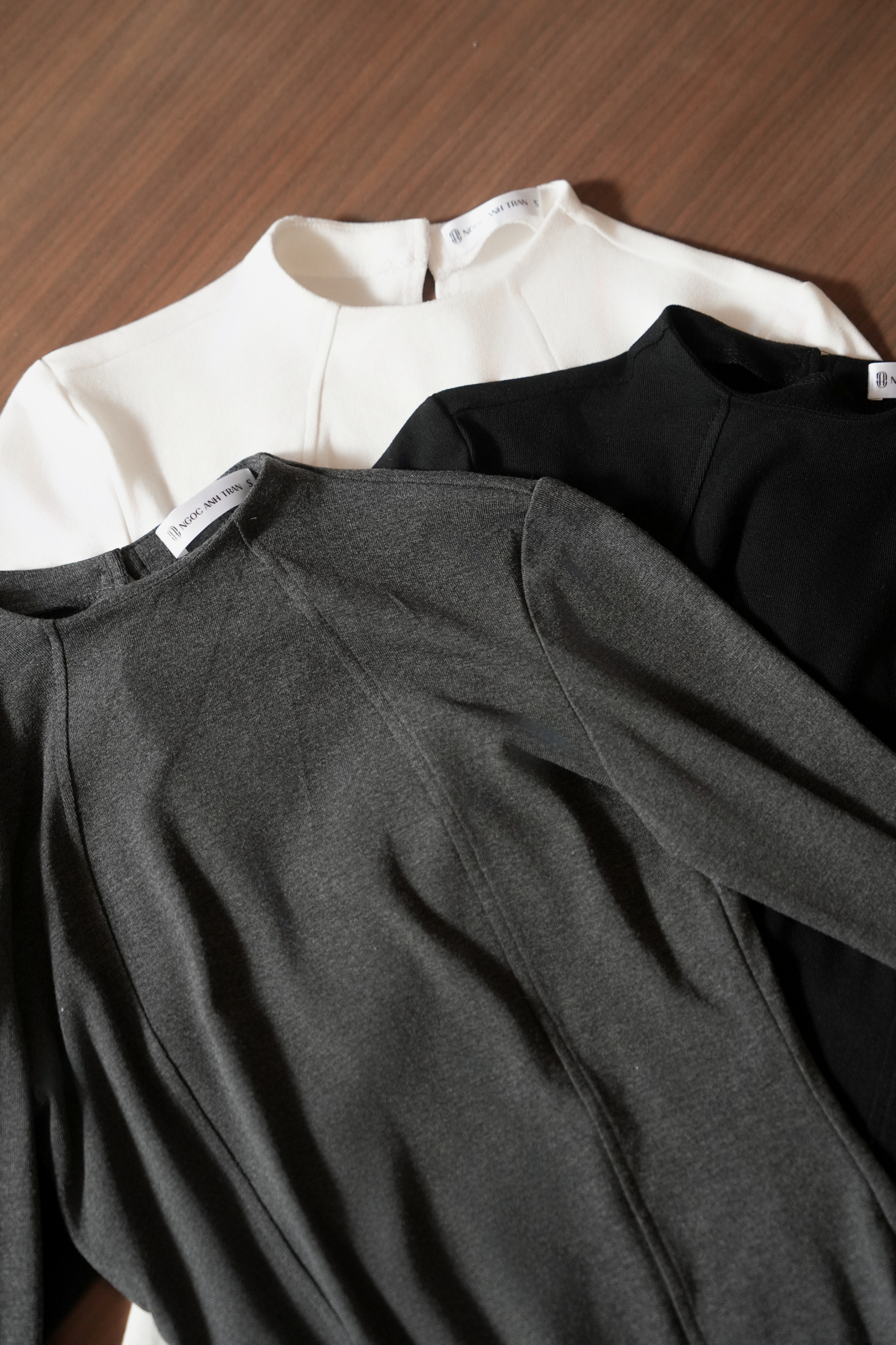 AT001 GREY - Áo thun xám