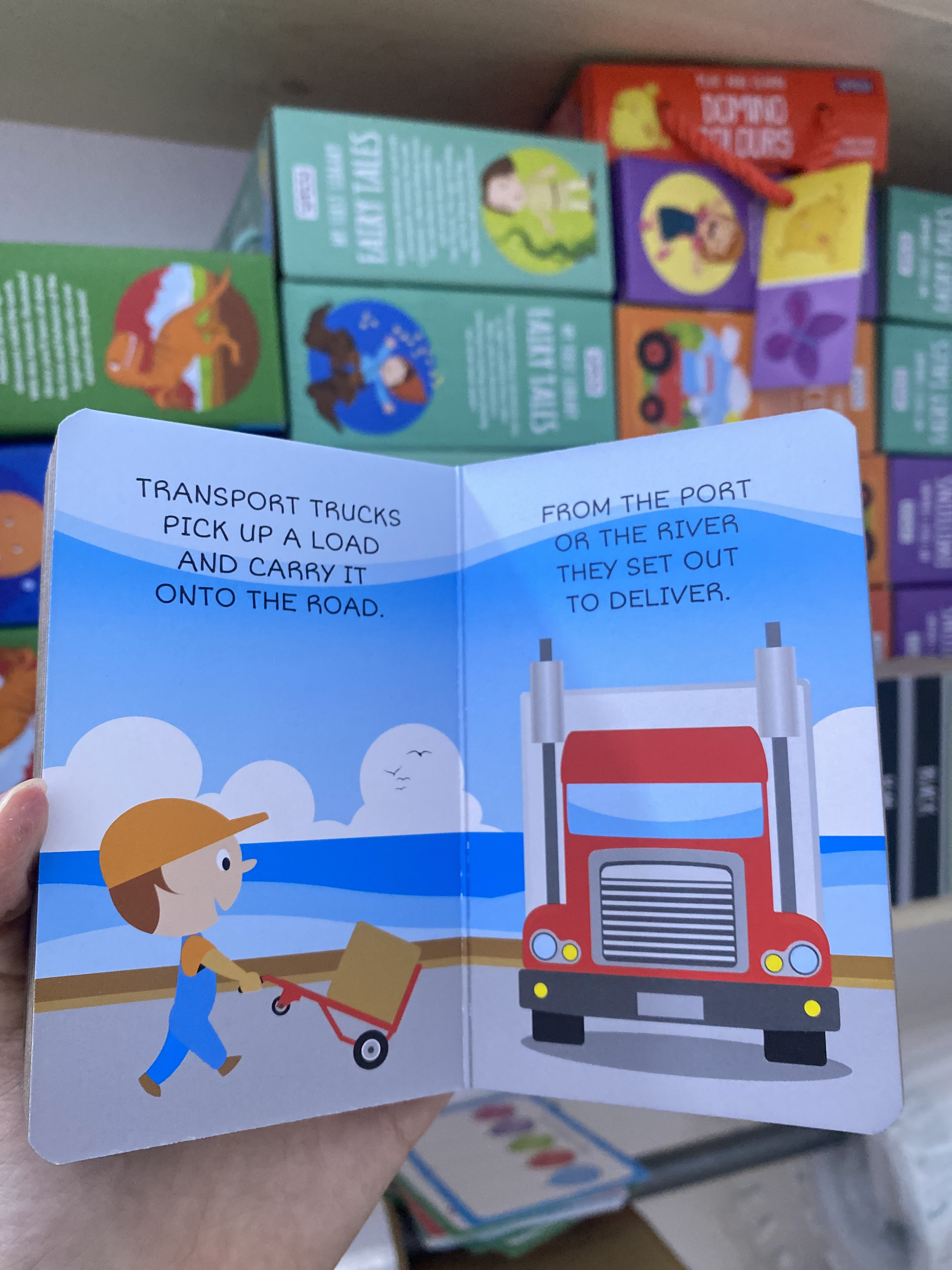 TRUCK (My First Library. Vehicles)_thumbnail_2