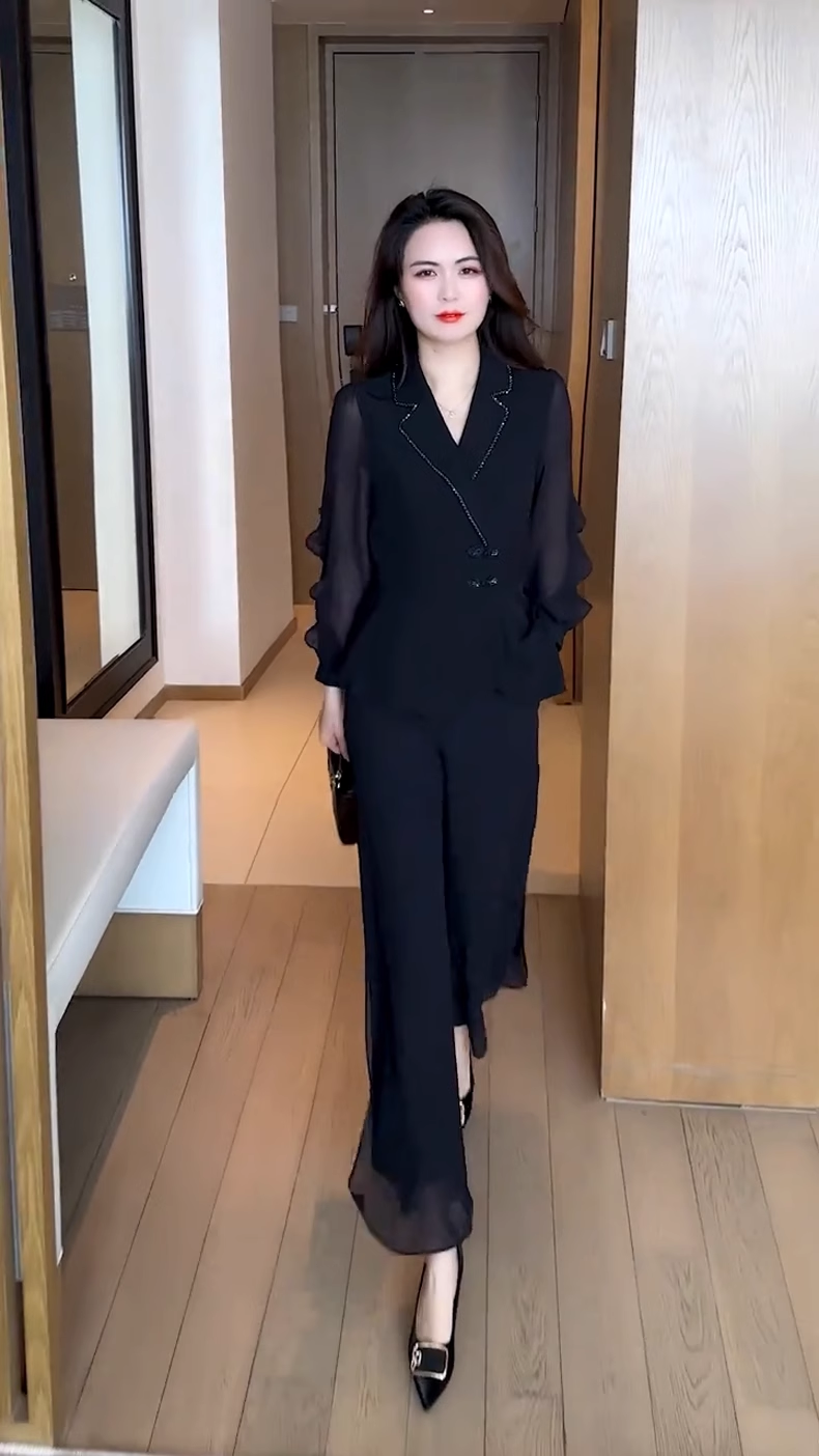 16612-Set bộ voan đen  tay  dài cổ vest cách điệu ( voan, lót)