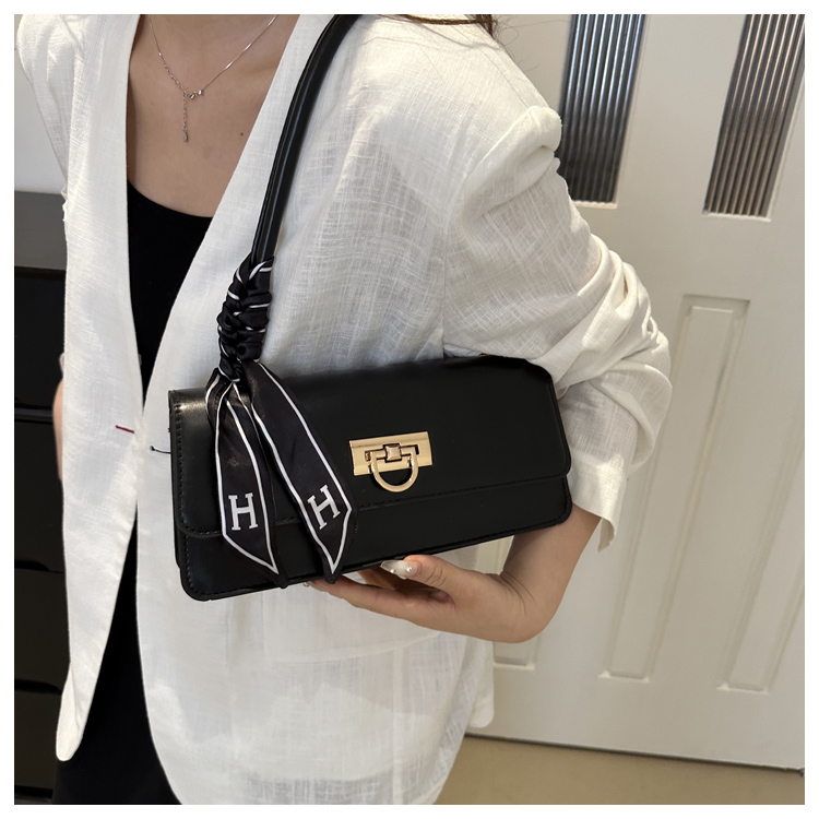 Túi Xách Tay Dáng Dài H Charm – Phong Cách Thanh Lịch_thumbnail_2