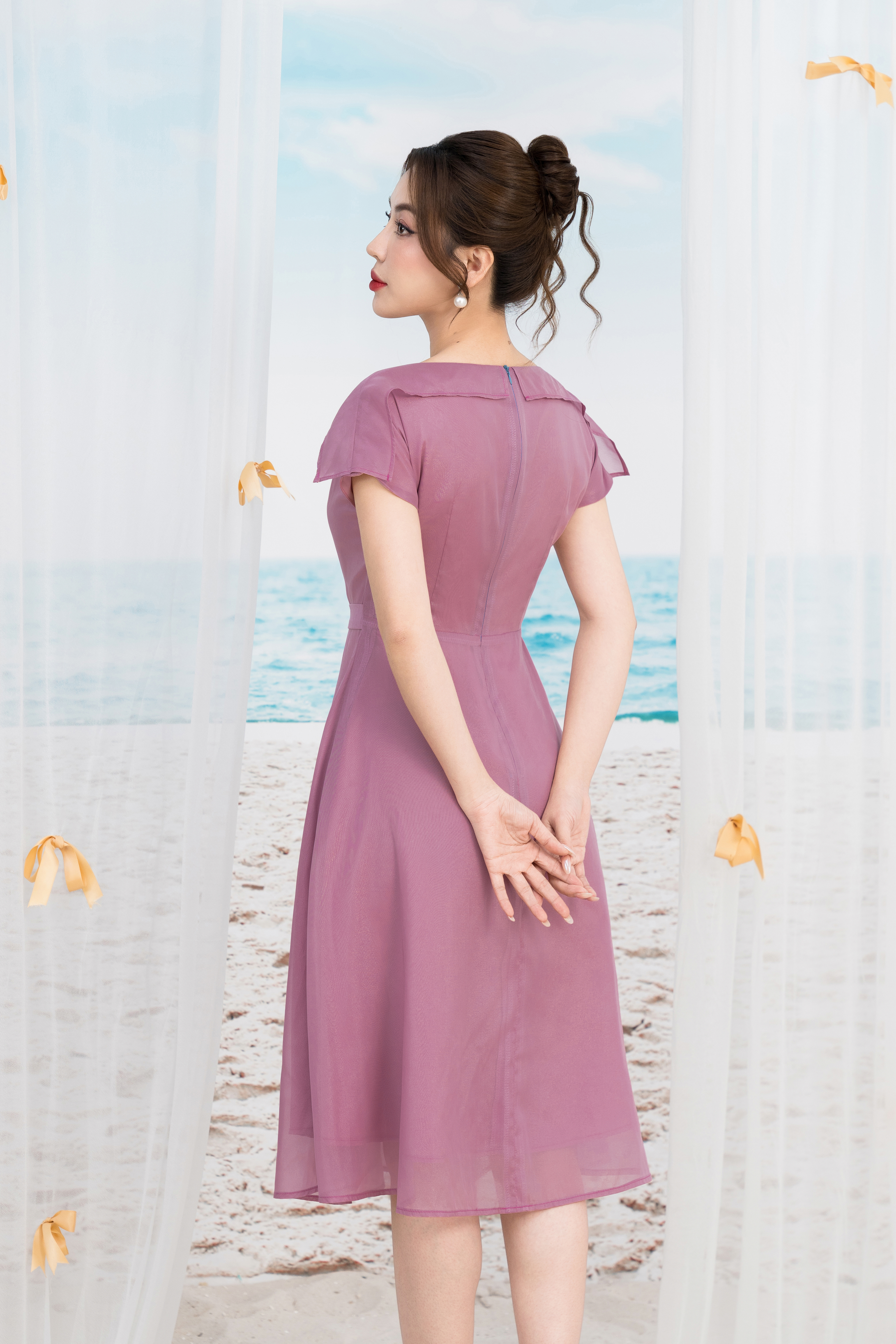 Đầm xoè hồng cổ thuyền đính hoa_thumbnail_1