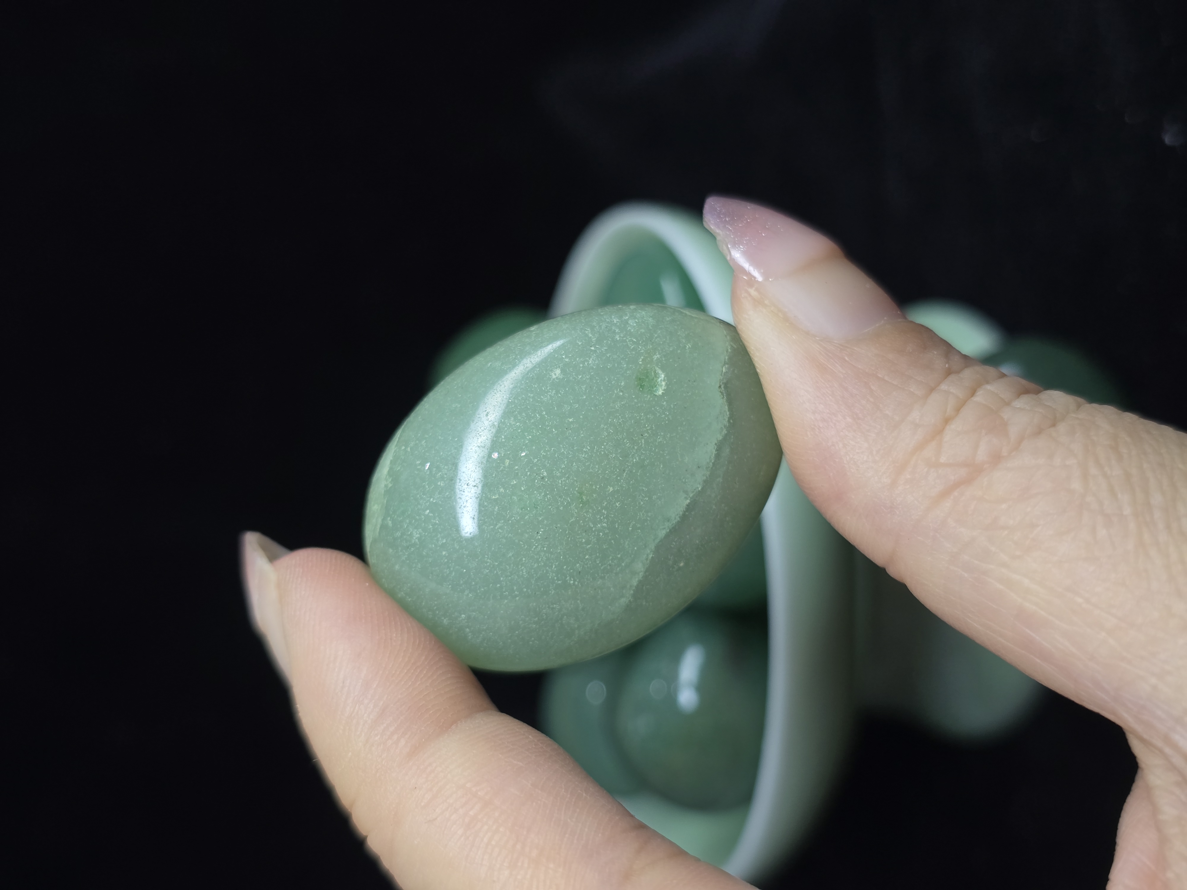 Đá cuội đã mài bóng / Tumbled Green Aventurine / Ngọc Đông Linh size 2 - 3 cm/viên_thumbnail_2