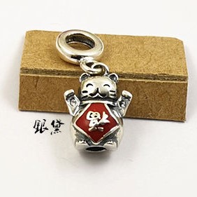 CT95 - Charm treo mèo thần tài áo đỏ