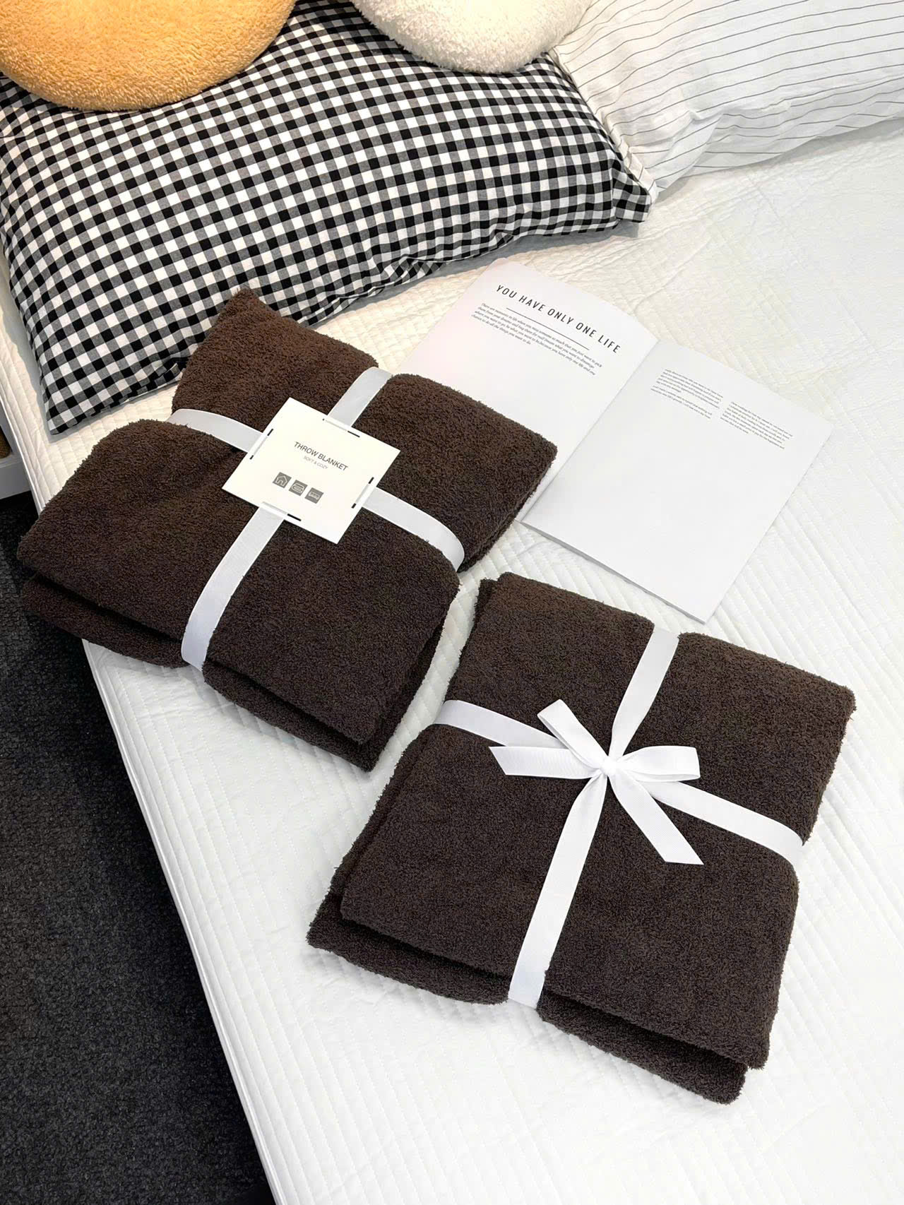 G643 CHĂN THROW BLANKET