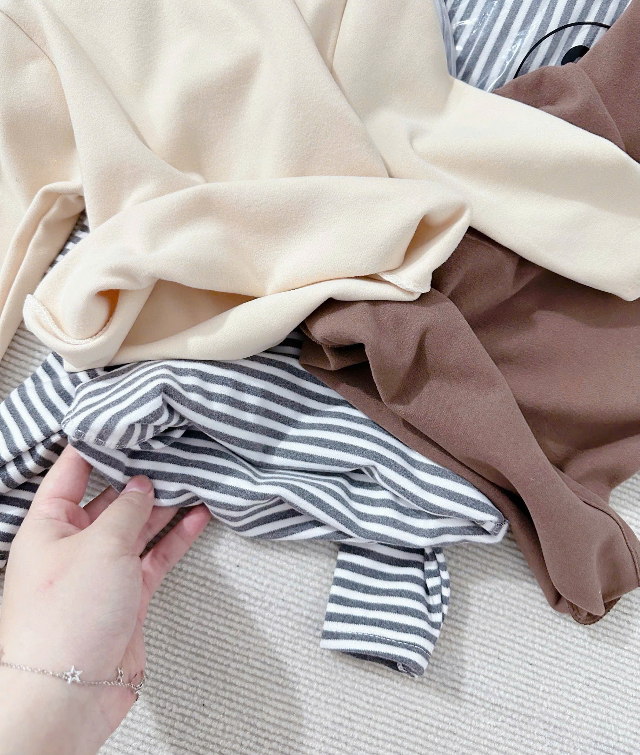 E55 SET 3 ÁO DÀI TAY SỌC VÀ TRƠN- A106.191