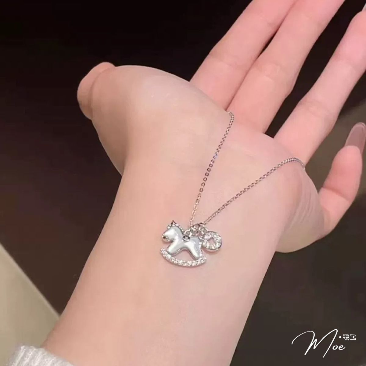 D284 - Dây chuyền ngựa gỗ pha lê may mắn_thumbnail_2